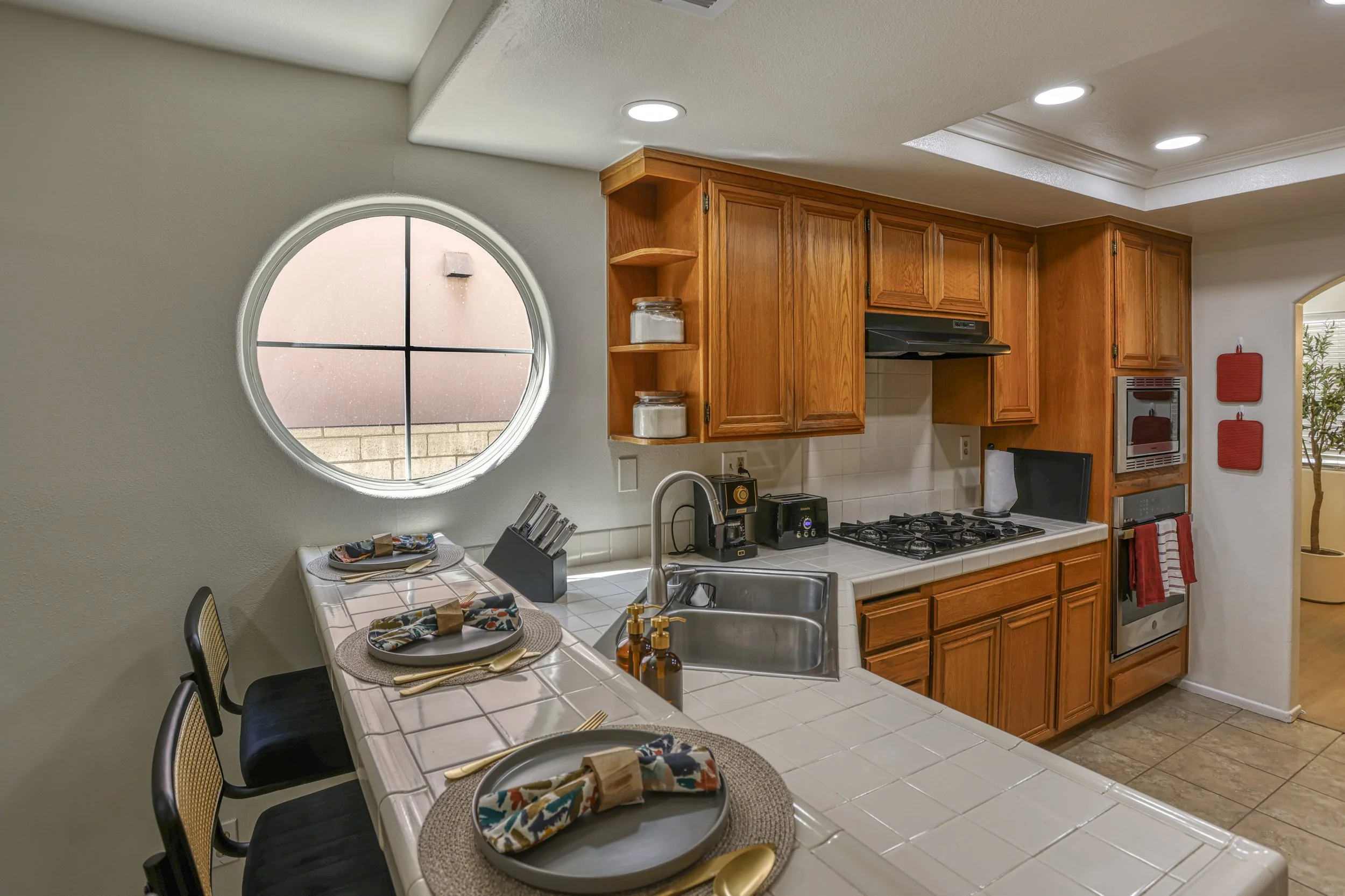 cozy-kitchen-nook.JPG