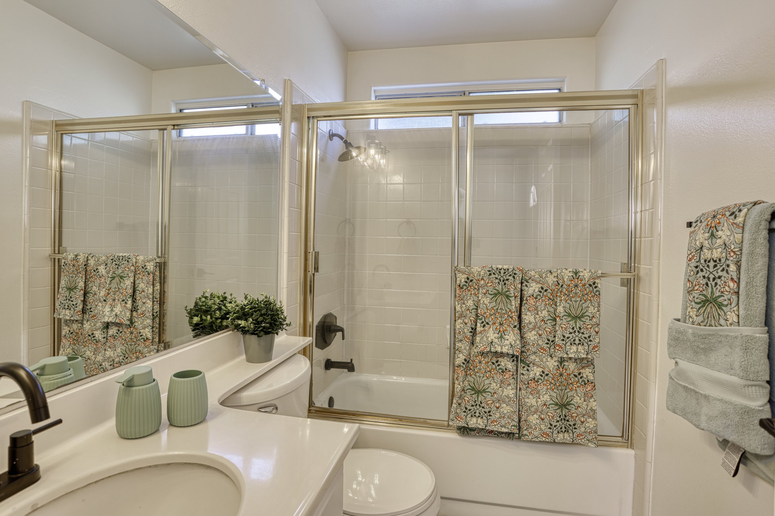 primary-bathroom.JPG