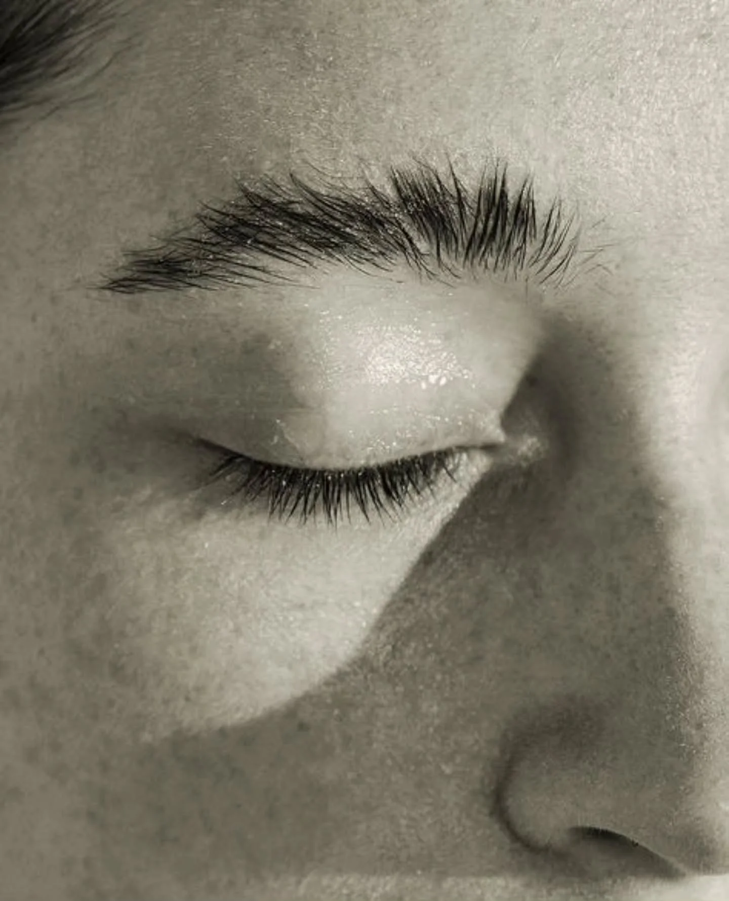 Back in the studio next week.
Until then &mdash; no touching.
Feed them. Brush them. Grow them.

#2026brows #realbeautyrealbrows #browsing #feedthem #brushthem