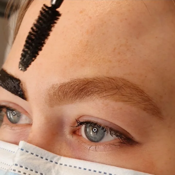 A custom Blonde x Light Brown henna mix &mdash; because light brows still deserve presence.

A soft kiss of colour, just enough depth and skin stain to hold her for the month&hellip; and a fade that behaves itself beautifully as the days roll on.

Su