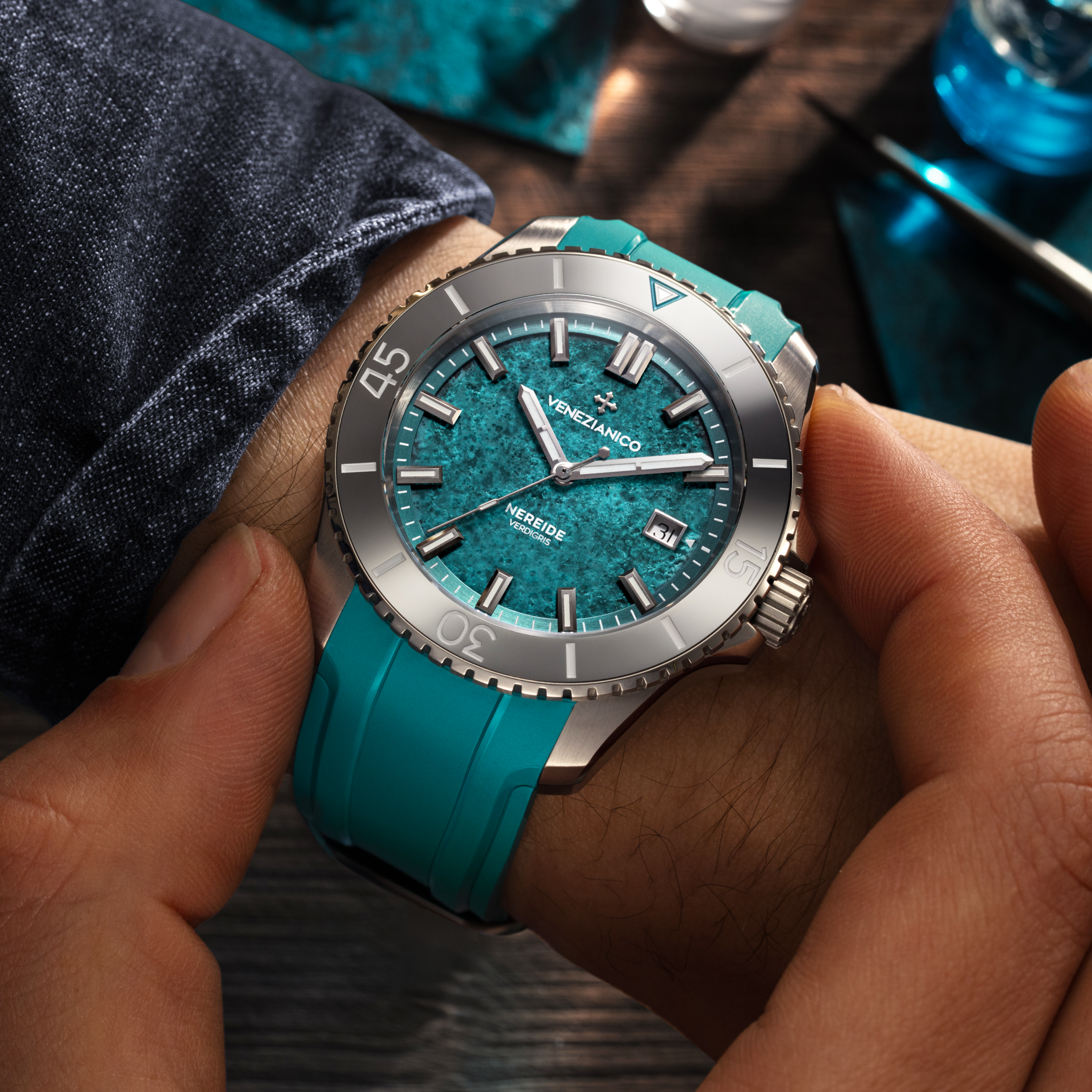 1_1 - A patina worn on the wrist.png