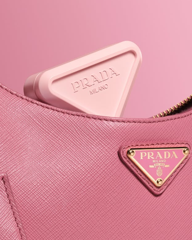 AVESSO MAGAZINE - PRADA  (1).png