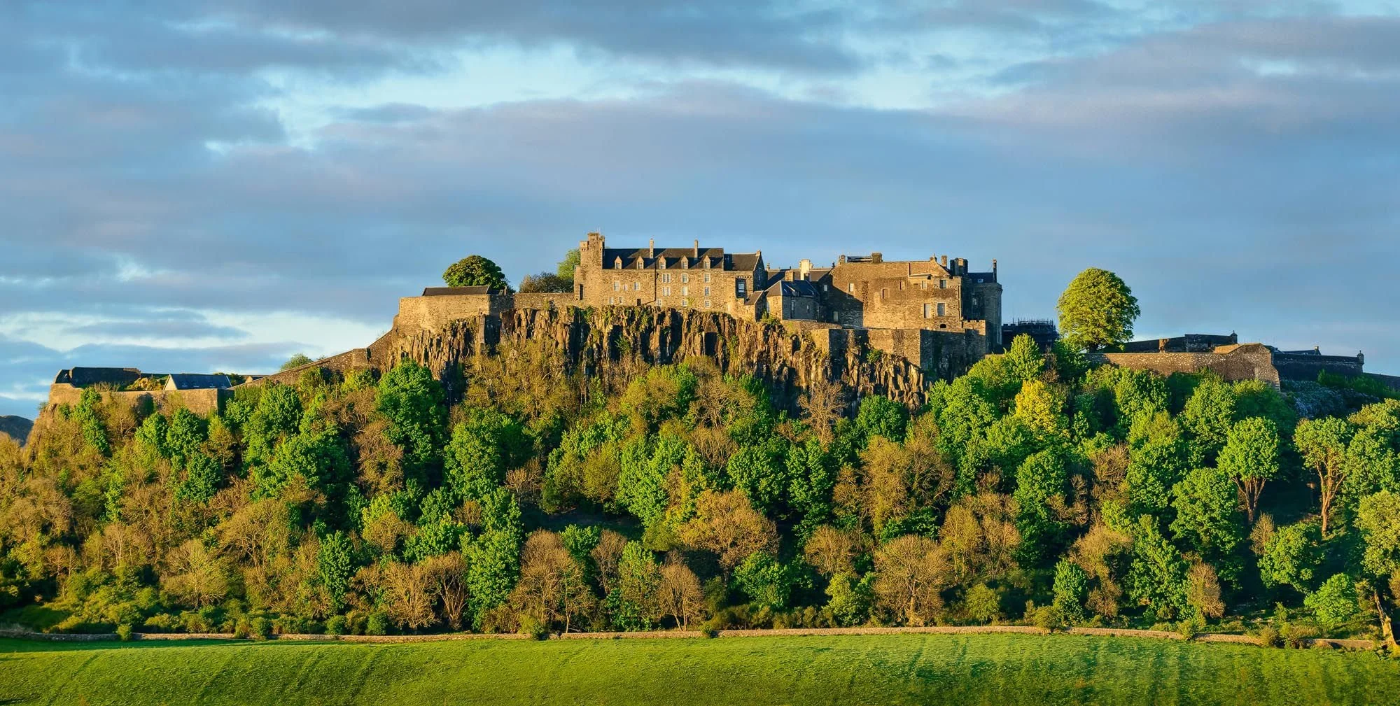 Between Ruins, Castles and Scottish Roads