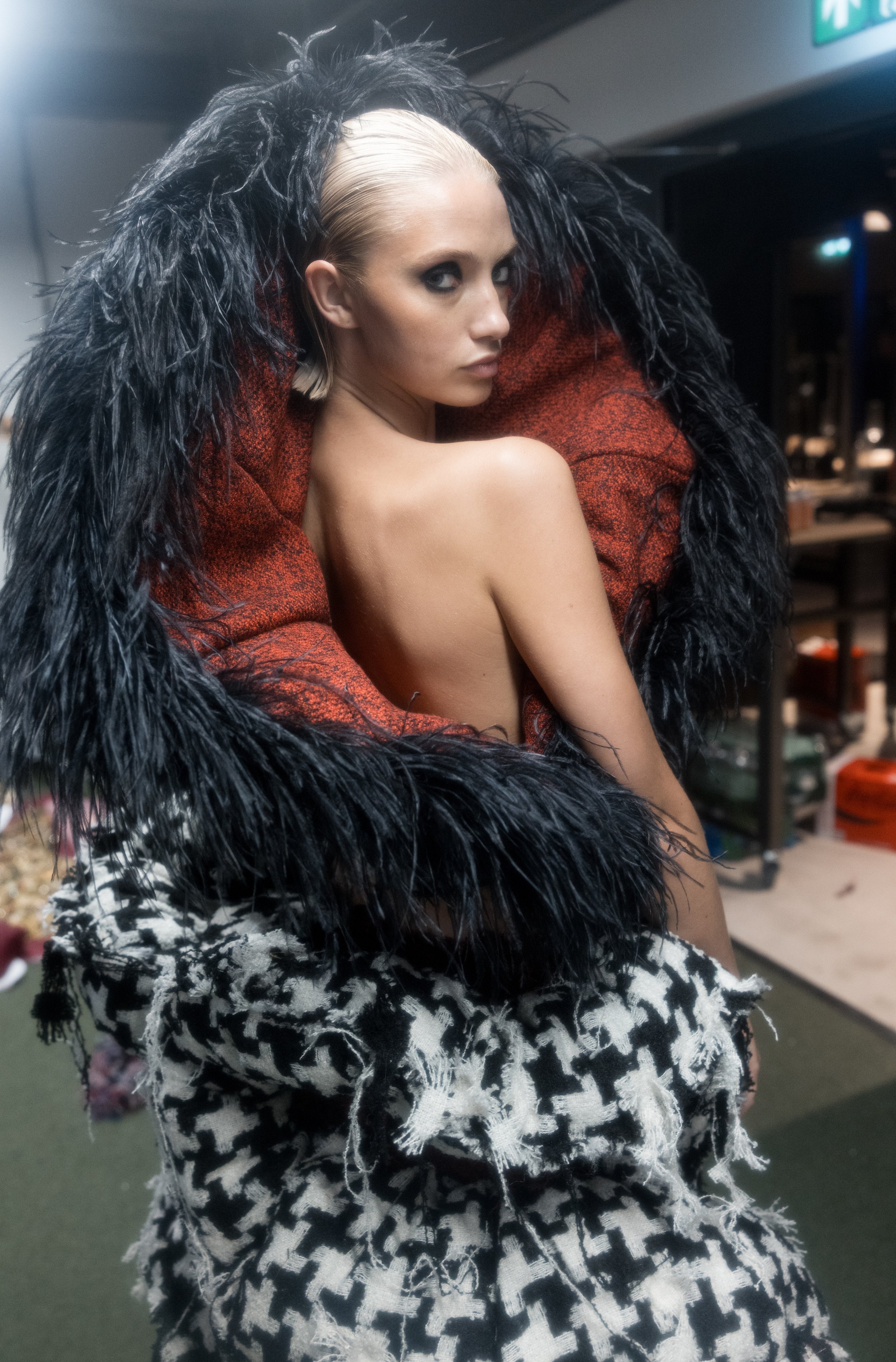 2025_mfw_malonmariusz-backstage inesbahr-09.jpg