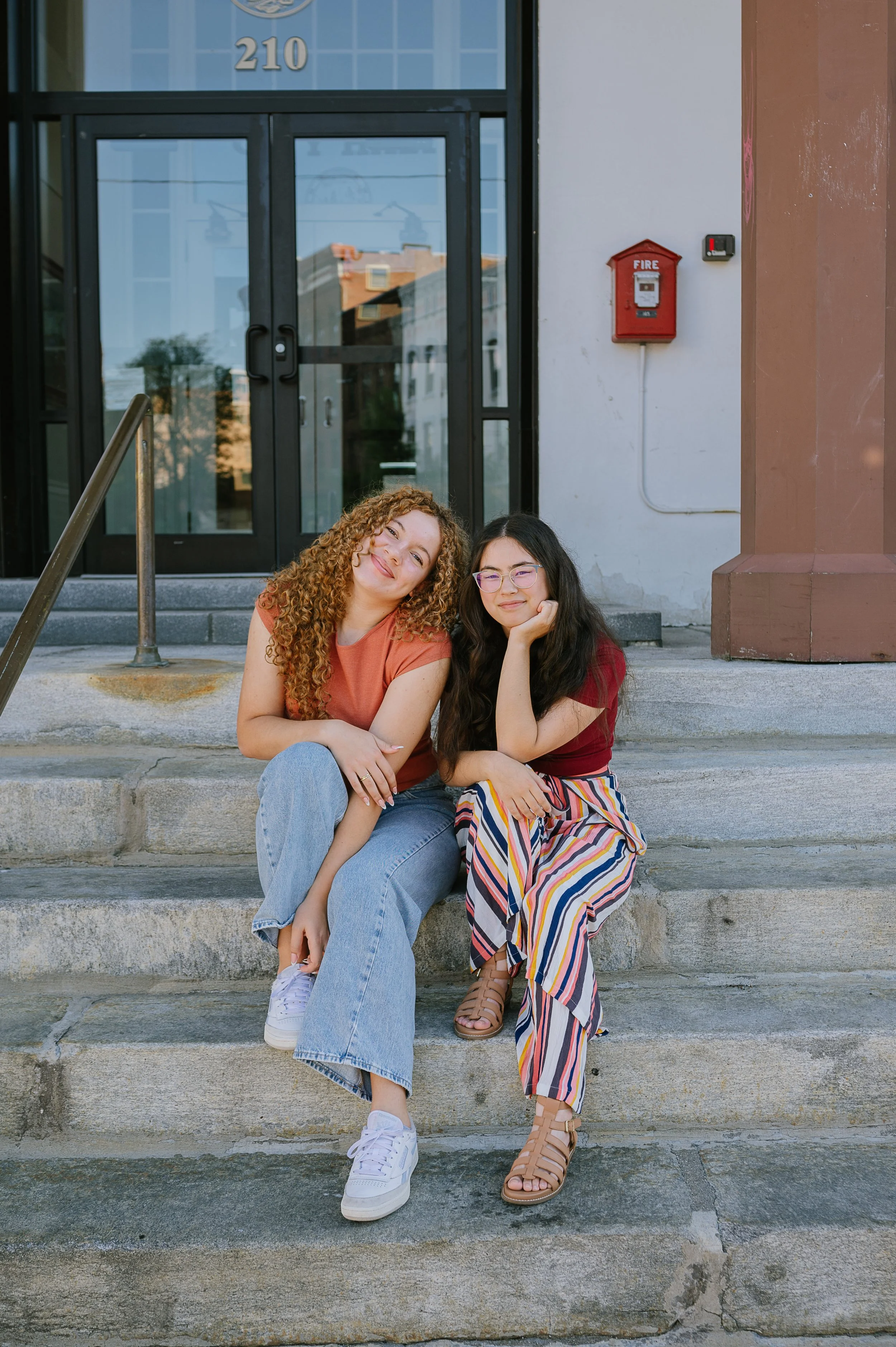 CairosSeniorPortraits2025_BFFs_0077.jpg