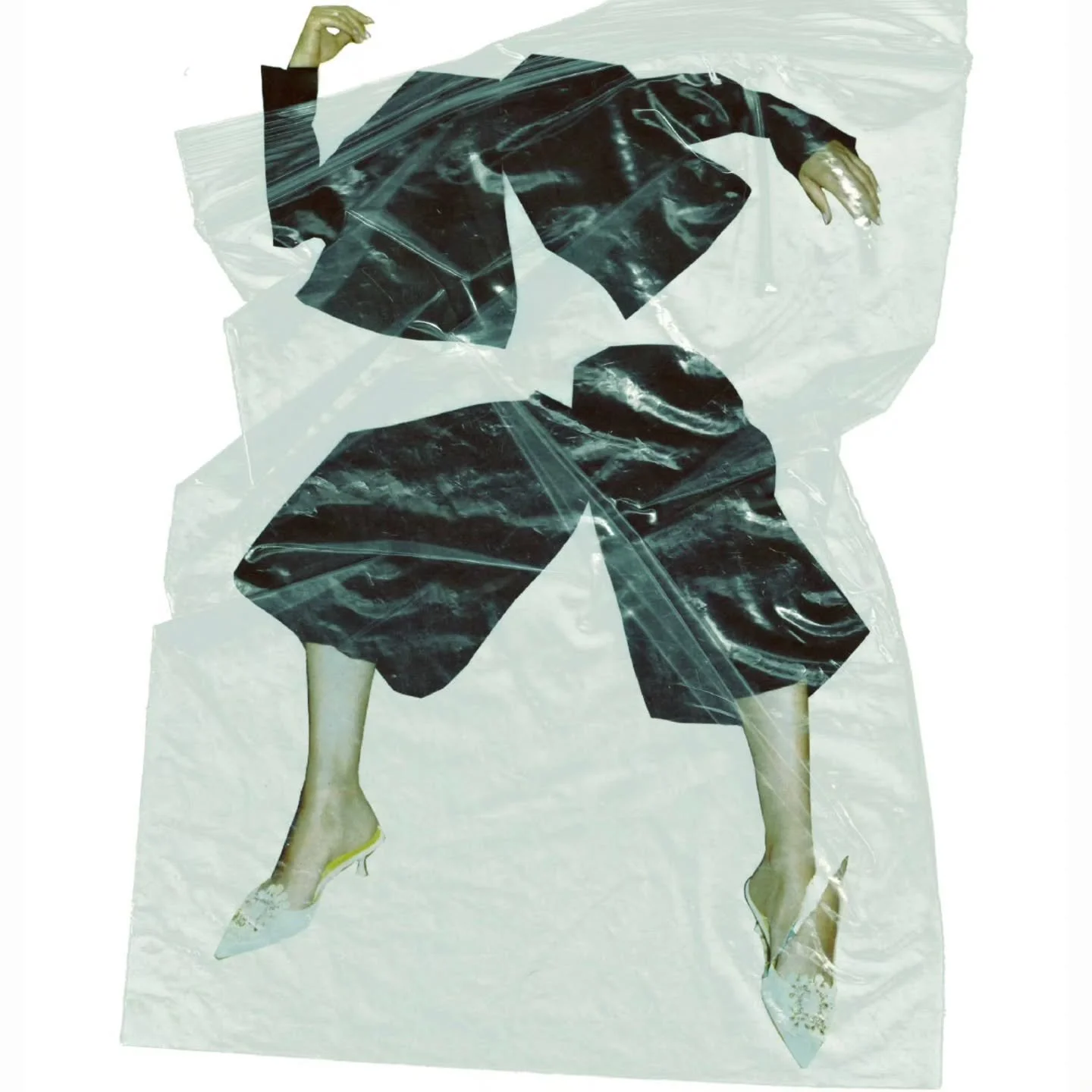 ꜱᴛᴏʀᴇ ᴍᴇ ɢᴇɴᴛʟʏ 

#collagemaker #artforthestrange #cutandpaste #darkart #darksurrealism #womenwhomake #collagecollective #surrealcollage