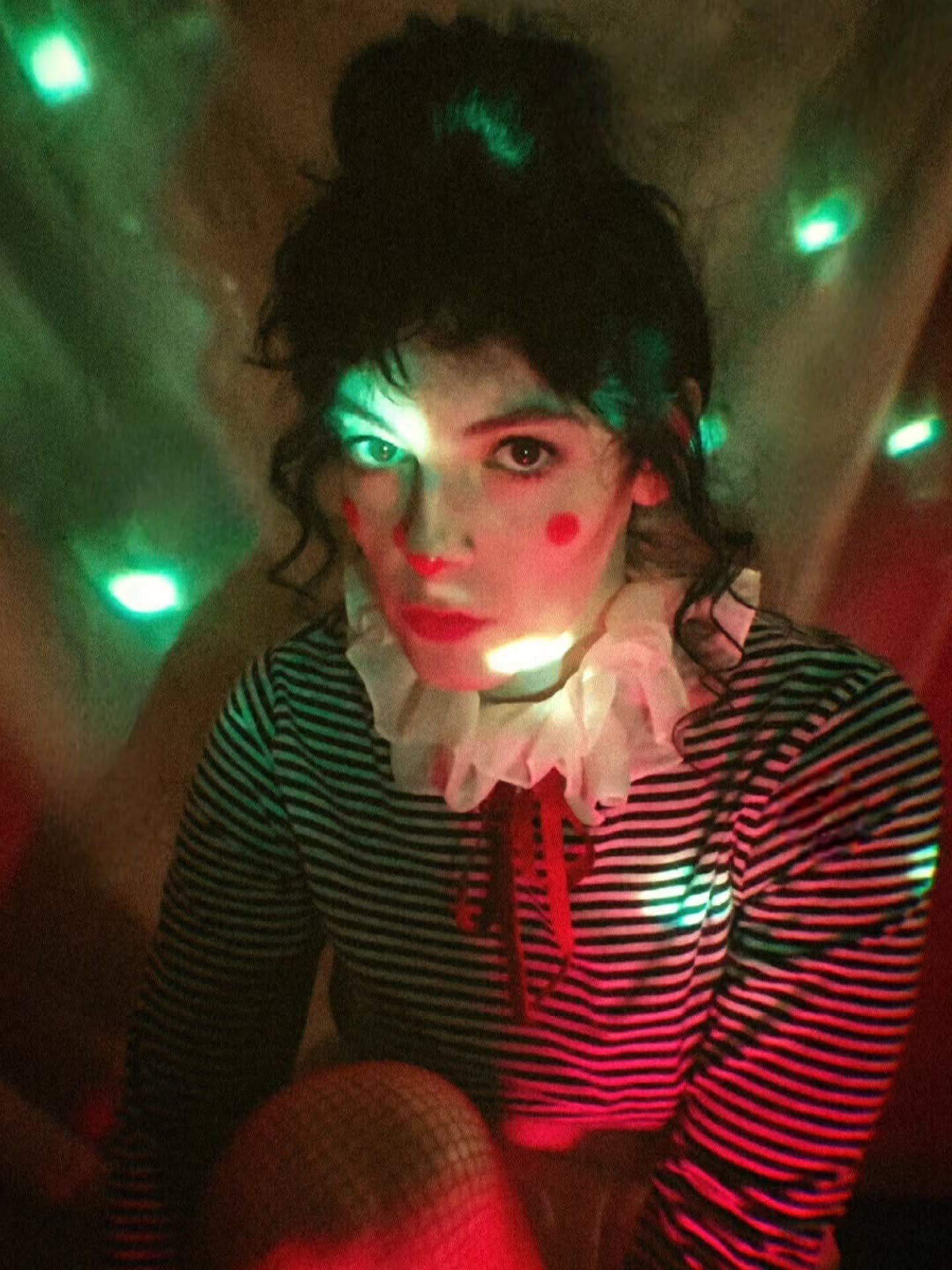 📸 🤡

#artistphoto #potraitmood #visualcreators #creativeprocess