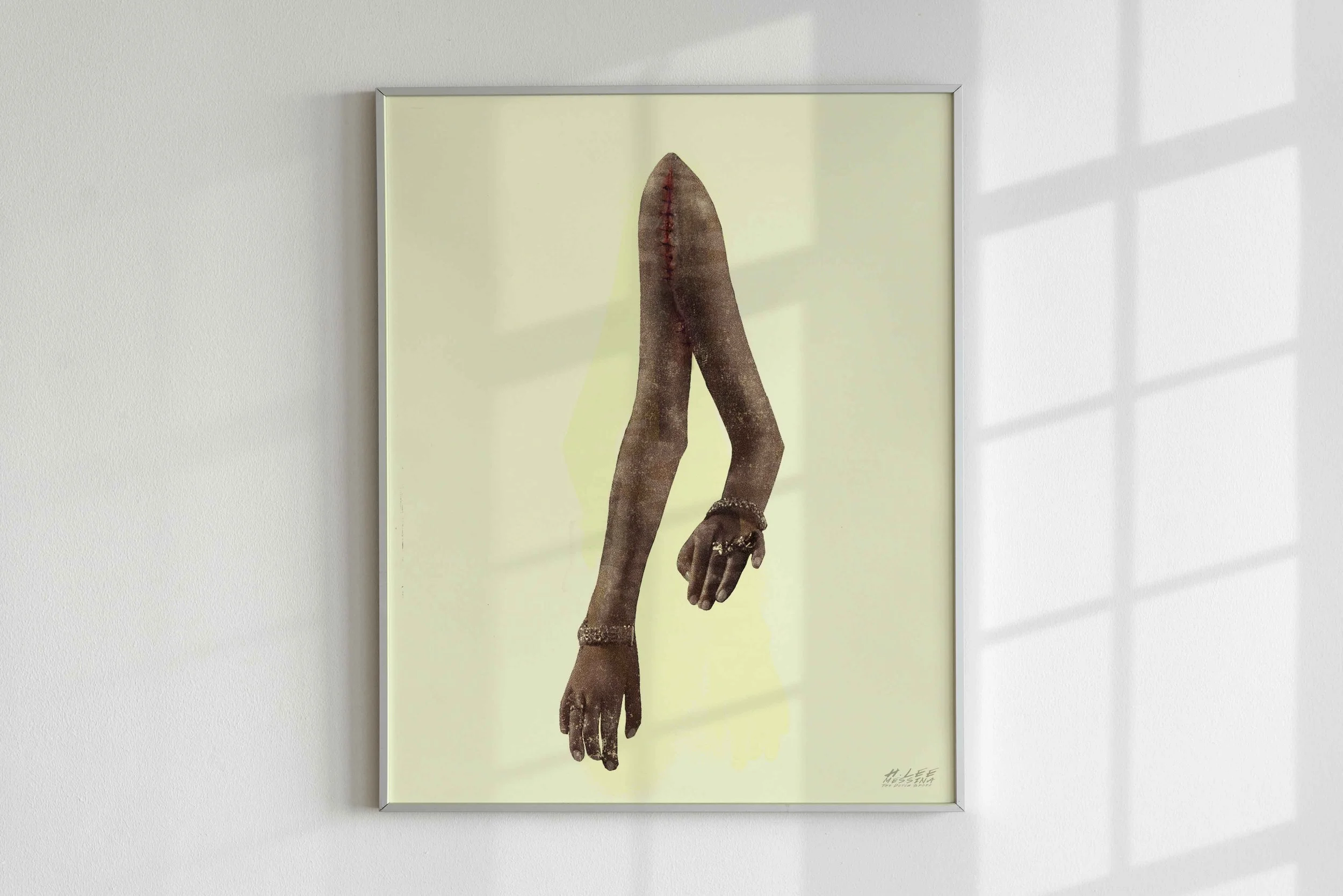 blank-frame-wall-with-natural-light_003.jpg