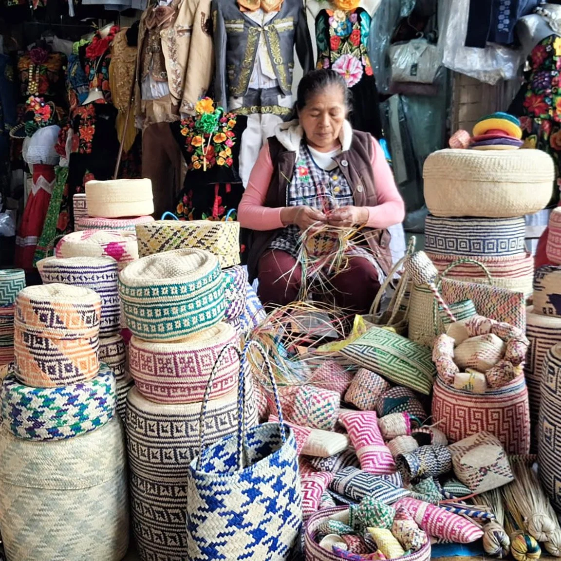 señora_canastas-LR.jpg