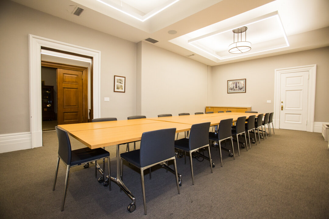 Get the team back together for an End of Year brainstorm at 42West44. Our conference rooms are available to you for team offsites, brainstorms, intimate meetings and beyond! 

Book today!