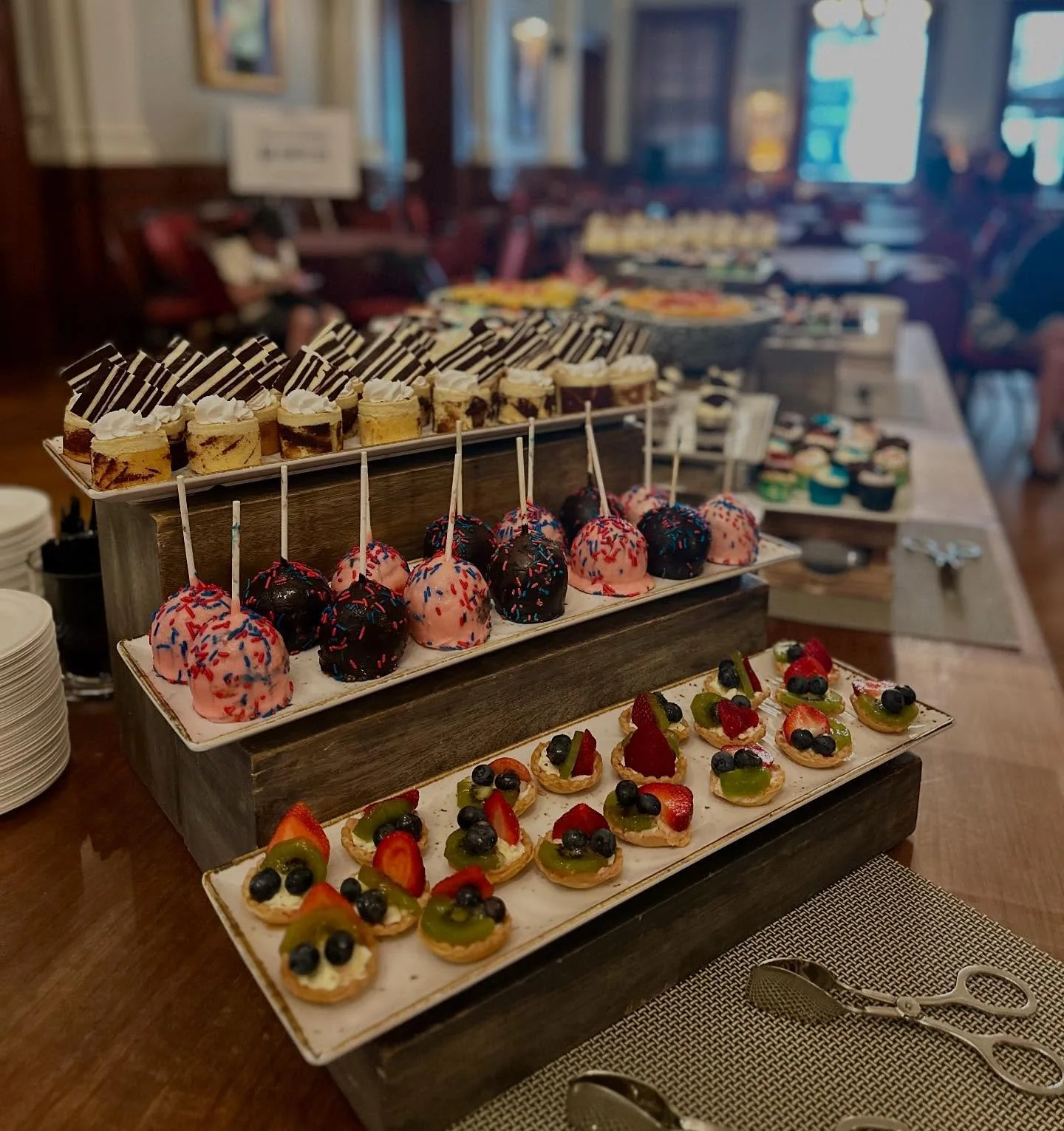 Here's a little something sweet for your feed 🎂🍰🍭