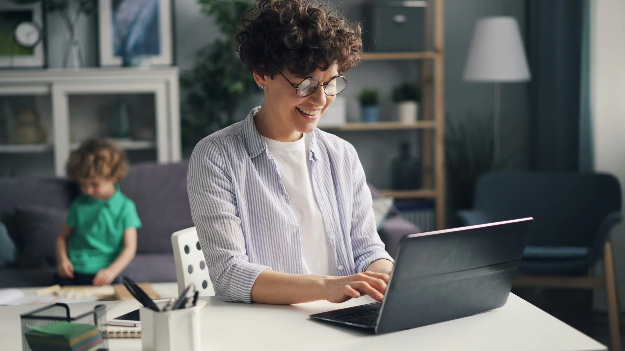 A guide to starting a flexible home business for stay-at-home mums