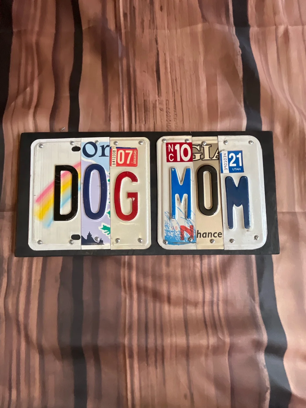 Dog mom license plate hotsell