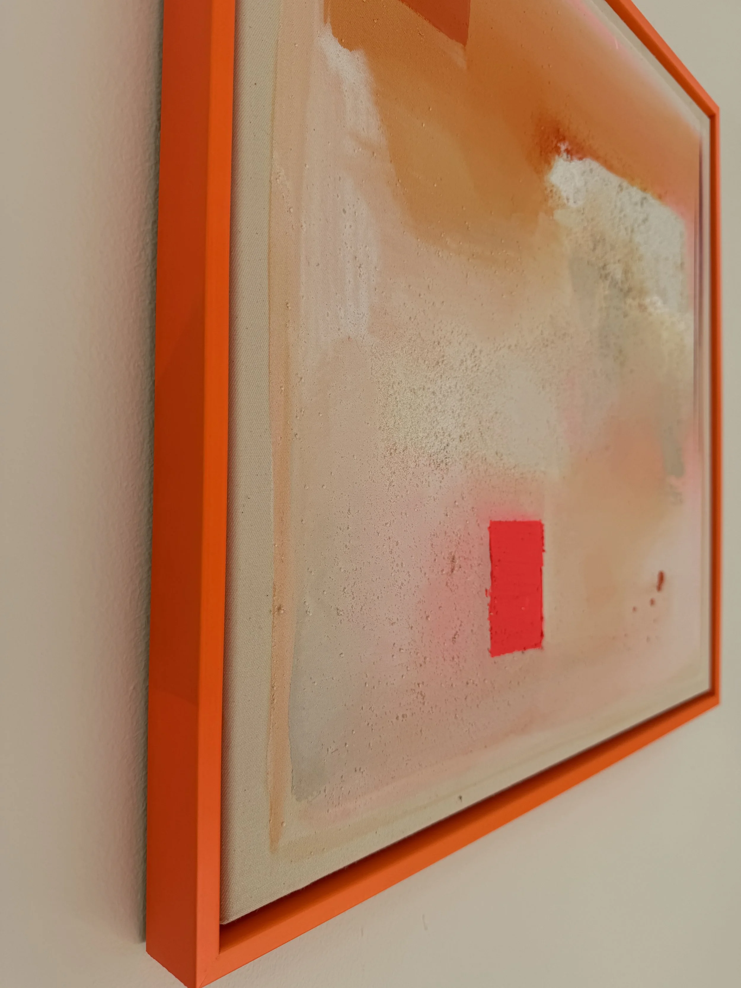 1000€ incl. Neon Orange Floating Frame