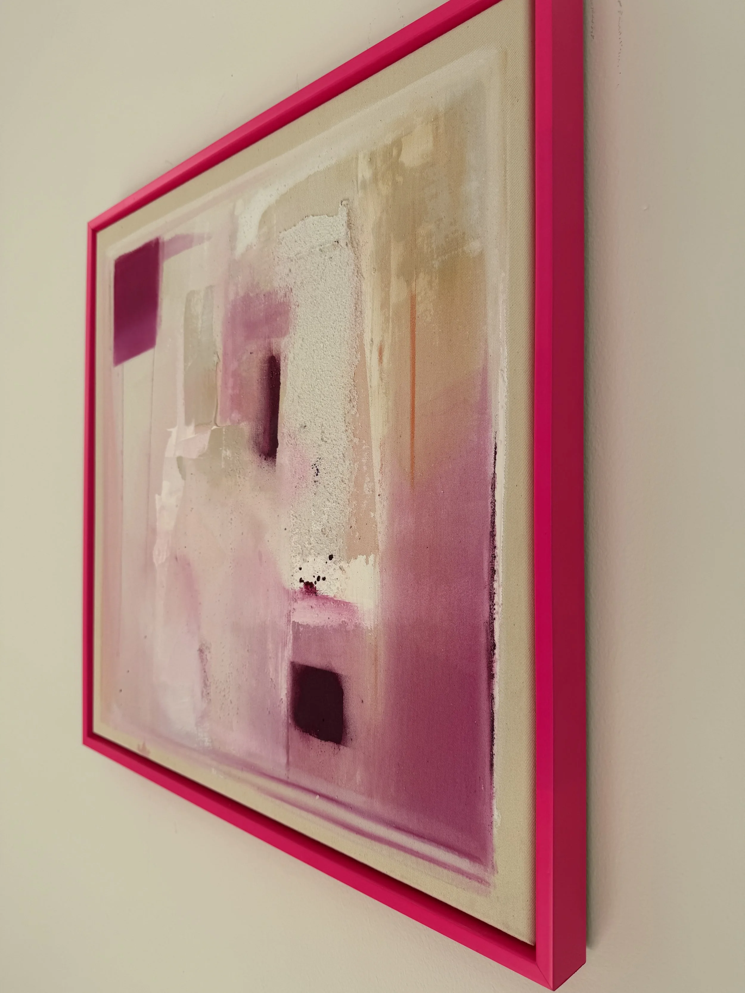 1000€ incl. Neon Pink Floating Frame