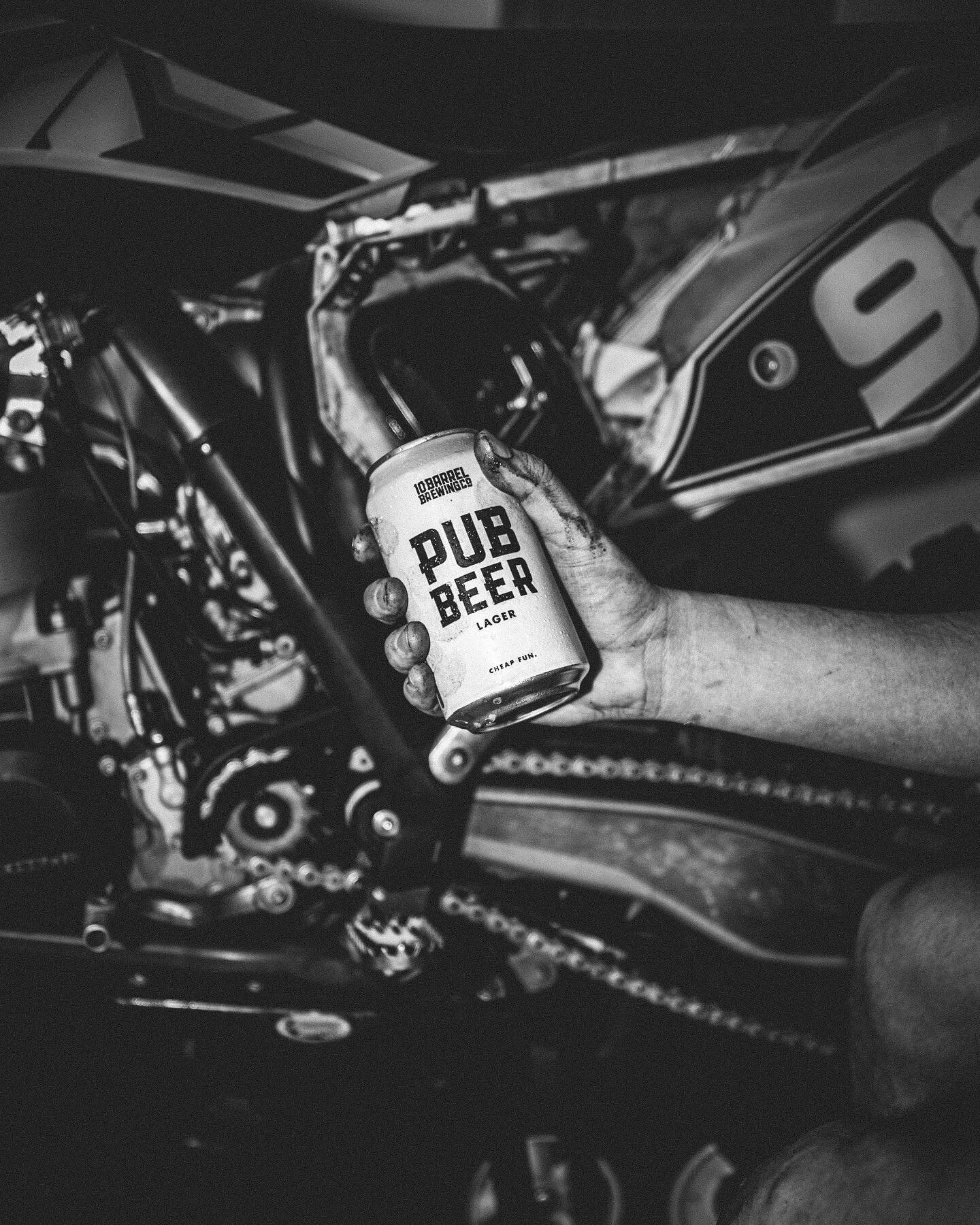 Who&rsquo;s slamming greasy garage pubbies this week in order to get shit ready for the weekend? We certainly are.

#cheapfunbeer