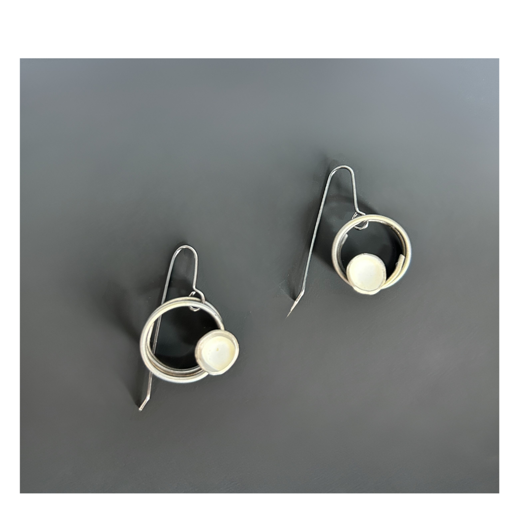 Nest Earrings 03 (White)
