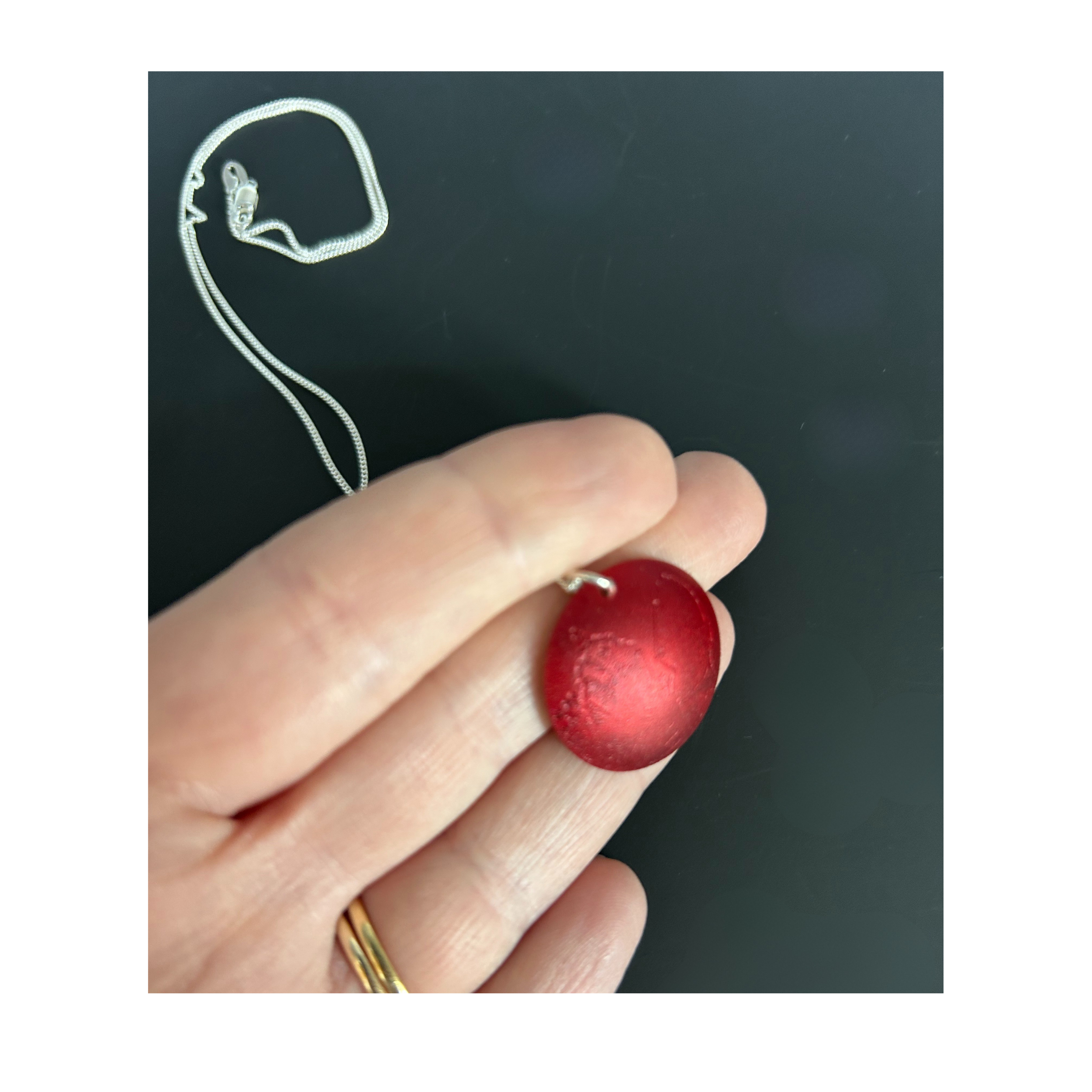 Dome Necklace (Red), 2.png