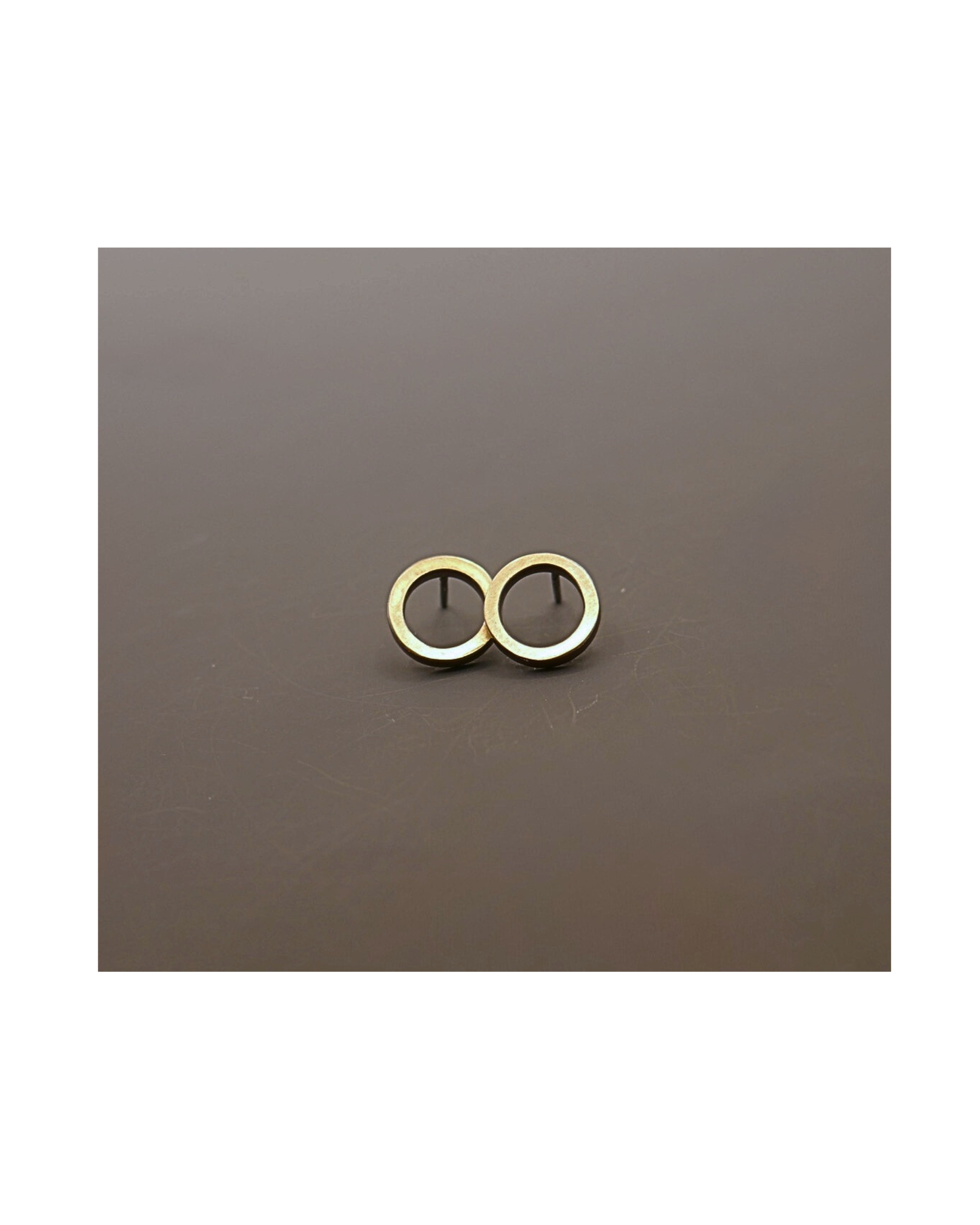 22K Circle Post Earrings