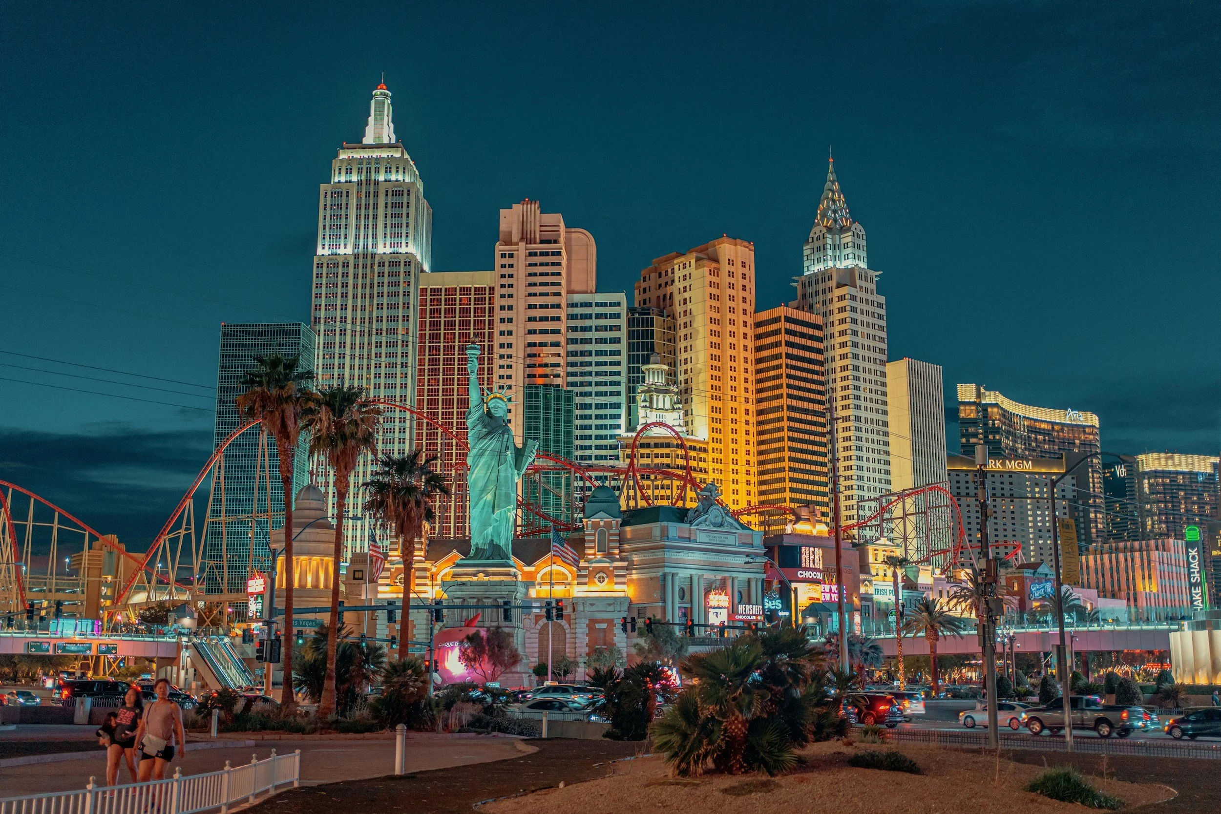 The Ultimate Vegas Bach Party: Where to Eat, Drink & Dance in Style