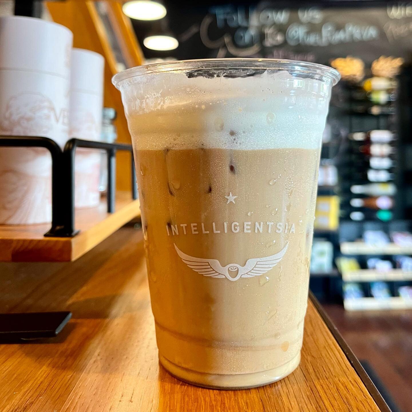 Need Friday Fuel? We&rsquo;ve got you! 
Iced vanilla latte topped with sweet foam 😋⚡️⛽️☕️

(Whole, skim, almond, oat&hellip;choose your weapon!)

@intelligentsiacoffee Black Cat Analog Espresso
@pink_house_alchemy Vanilla Bean Syrup
@reddiwip Sweet 