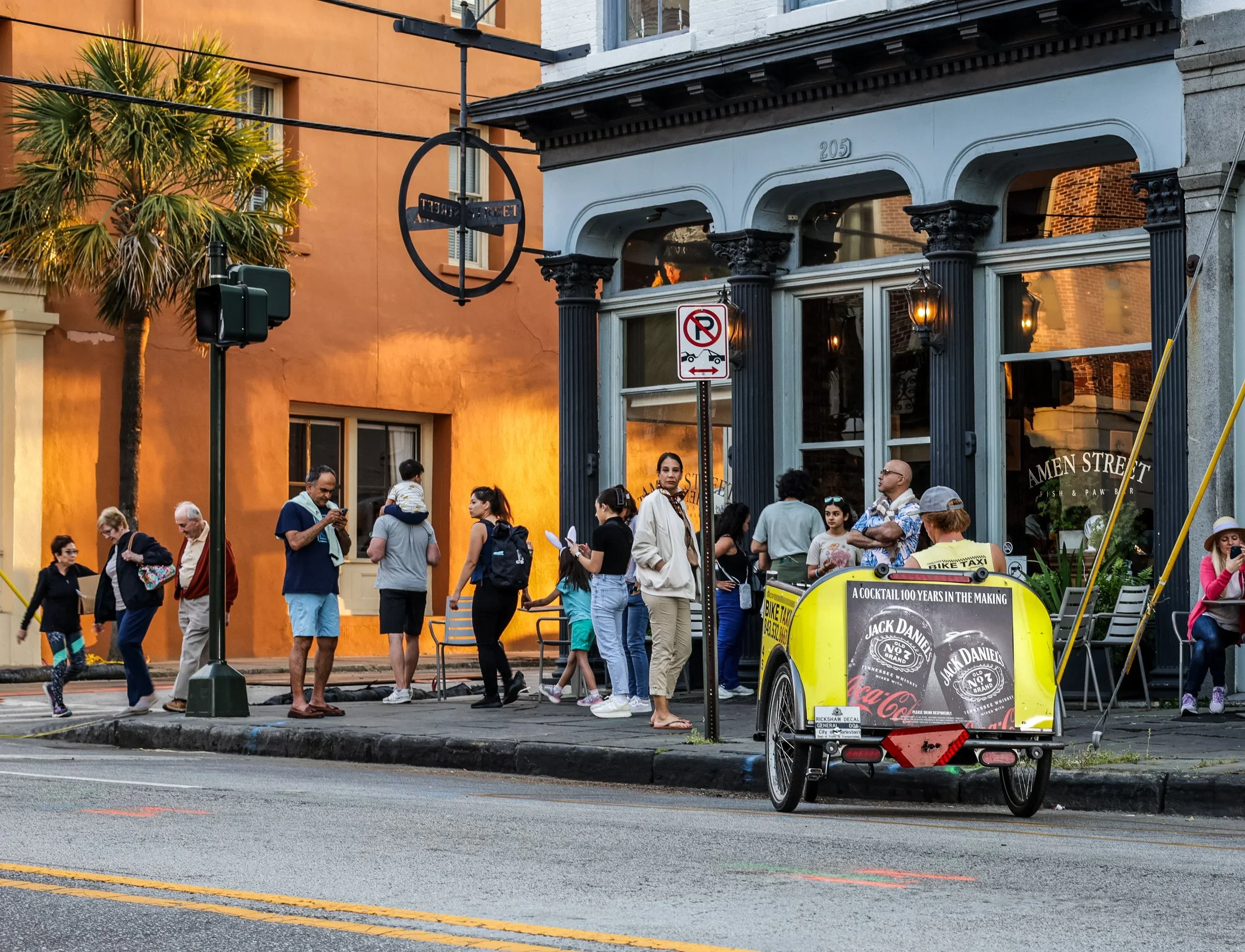 Billboard vs Bike Taxi Advertising: Which is better?