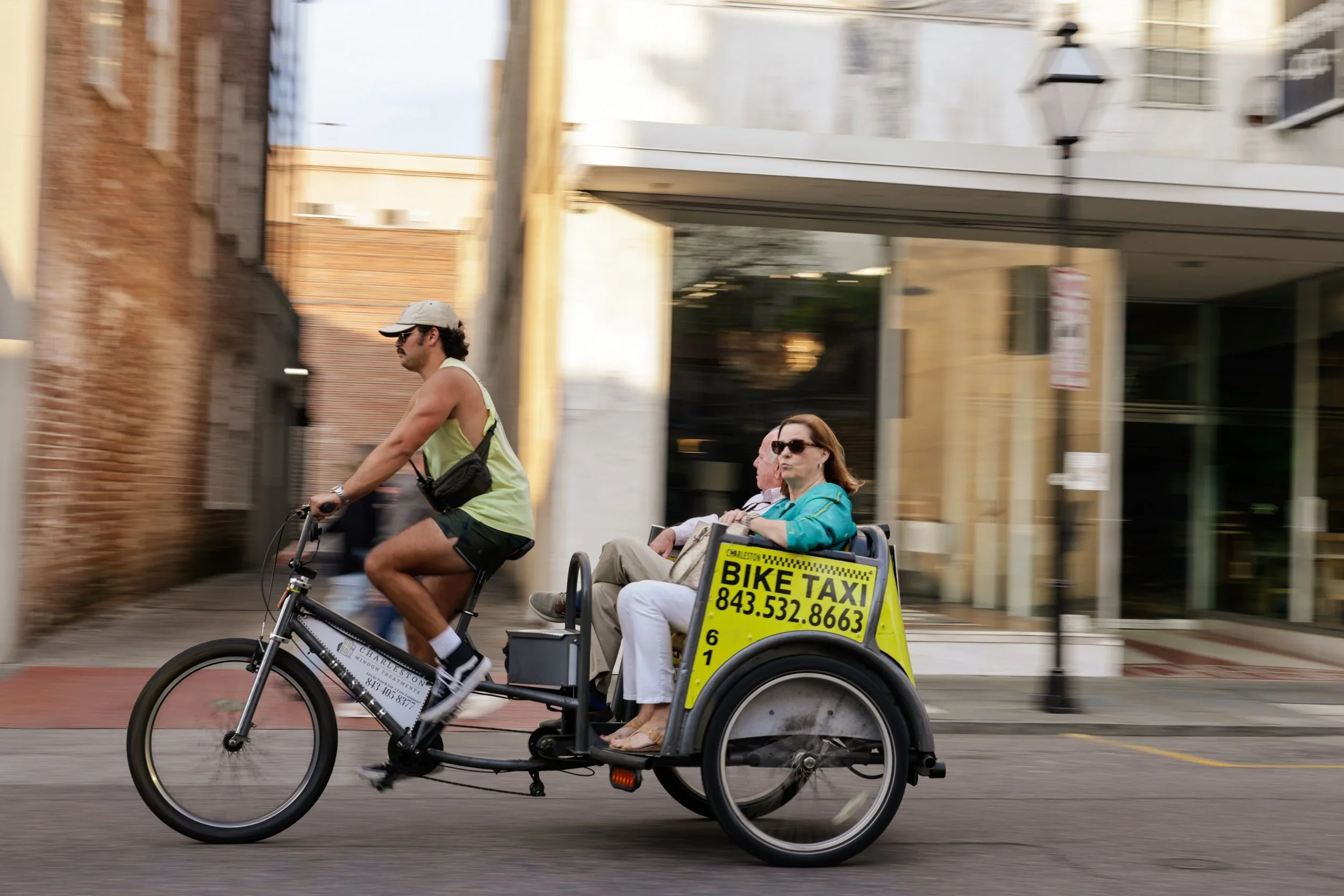 5 Reasons You Should Advertise on a Bike Taxi
