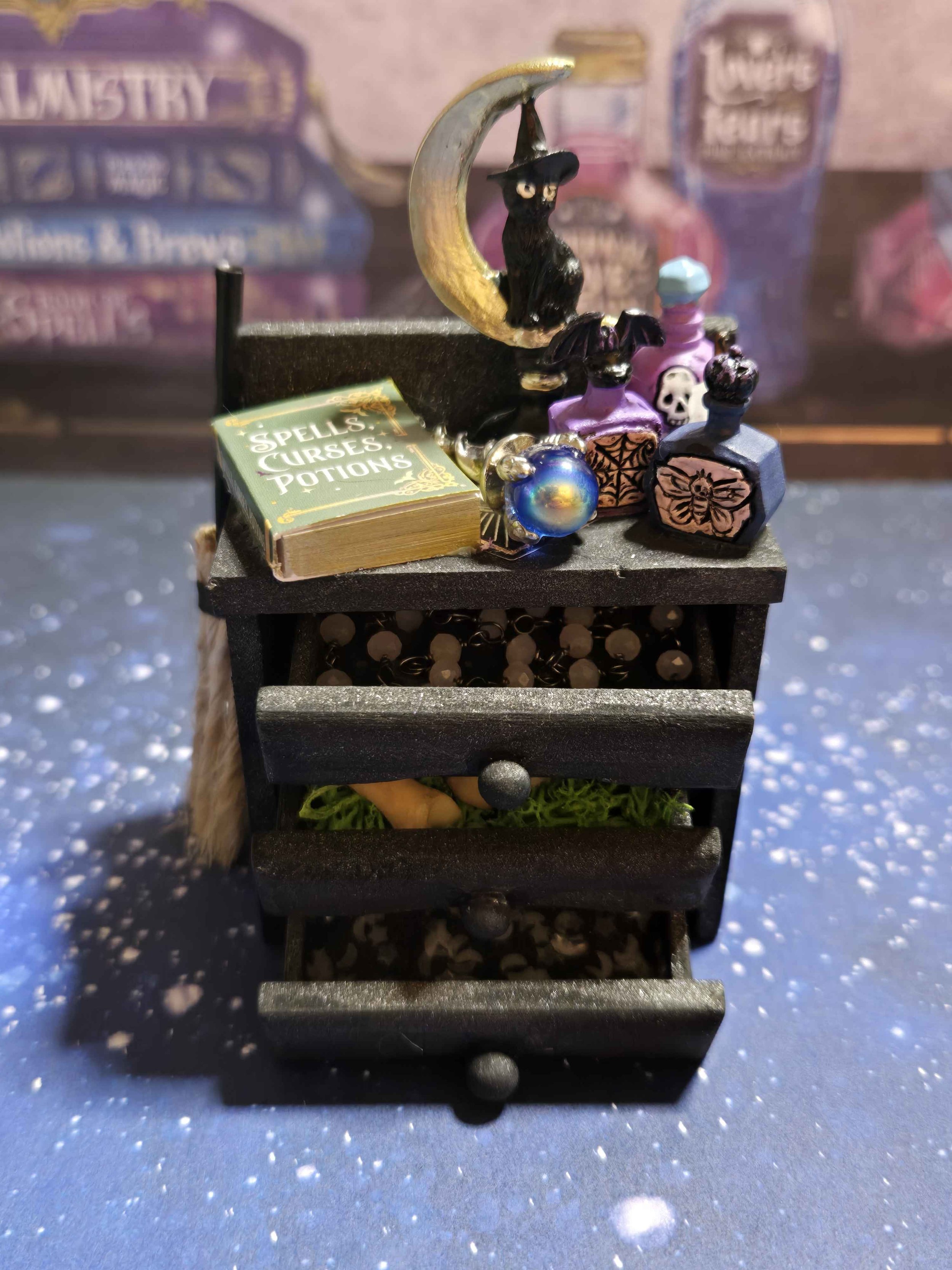witchymini-drawers.jpg