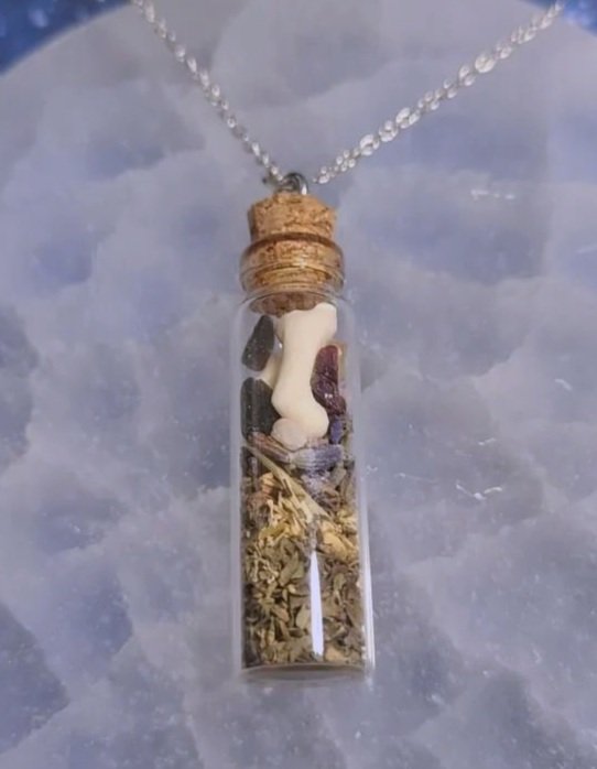 protectionspellpendant2.jpg