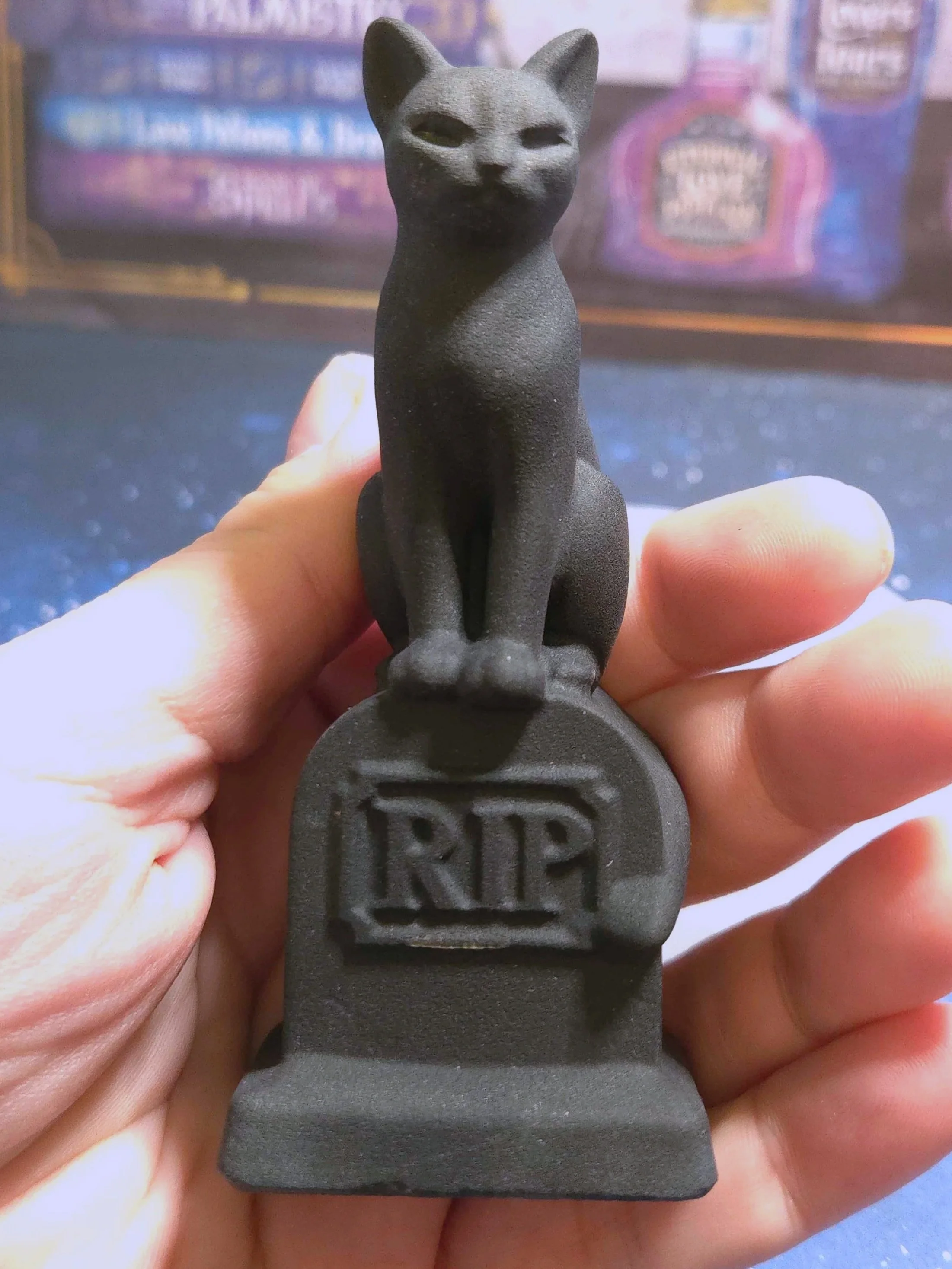 tombstonecat2.jpg