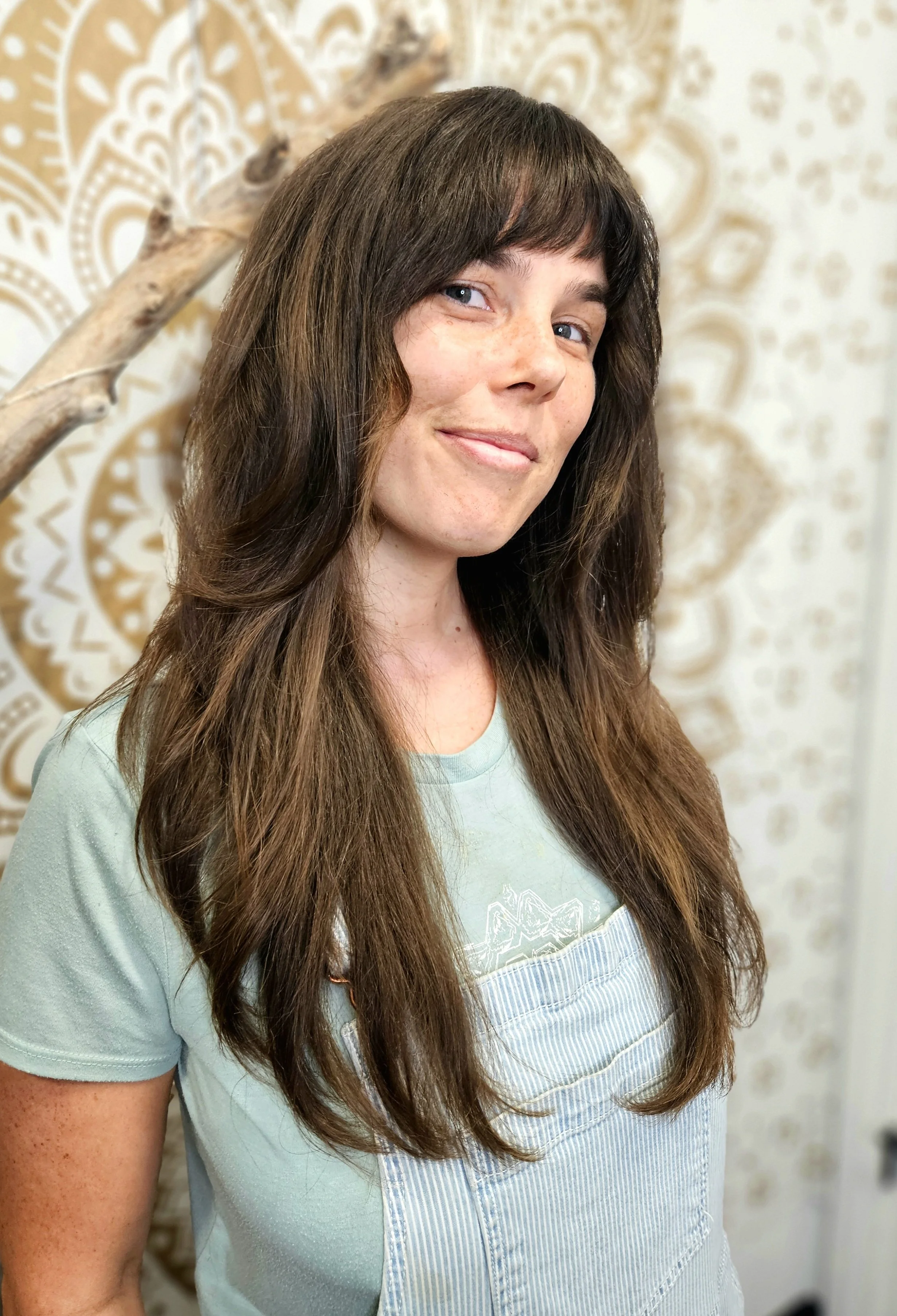 women's long healthy blonde hair color