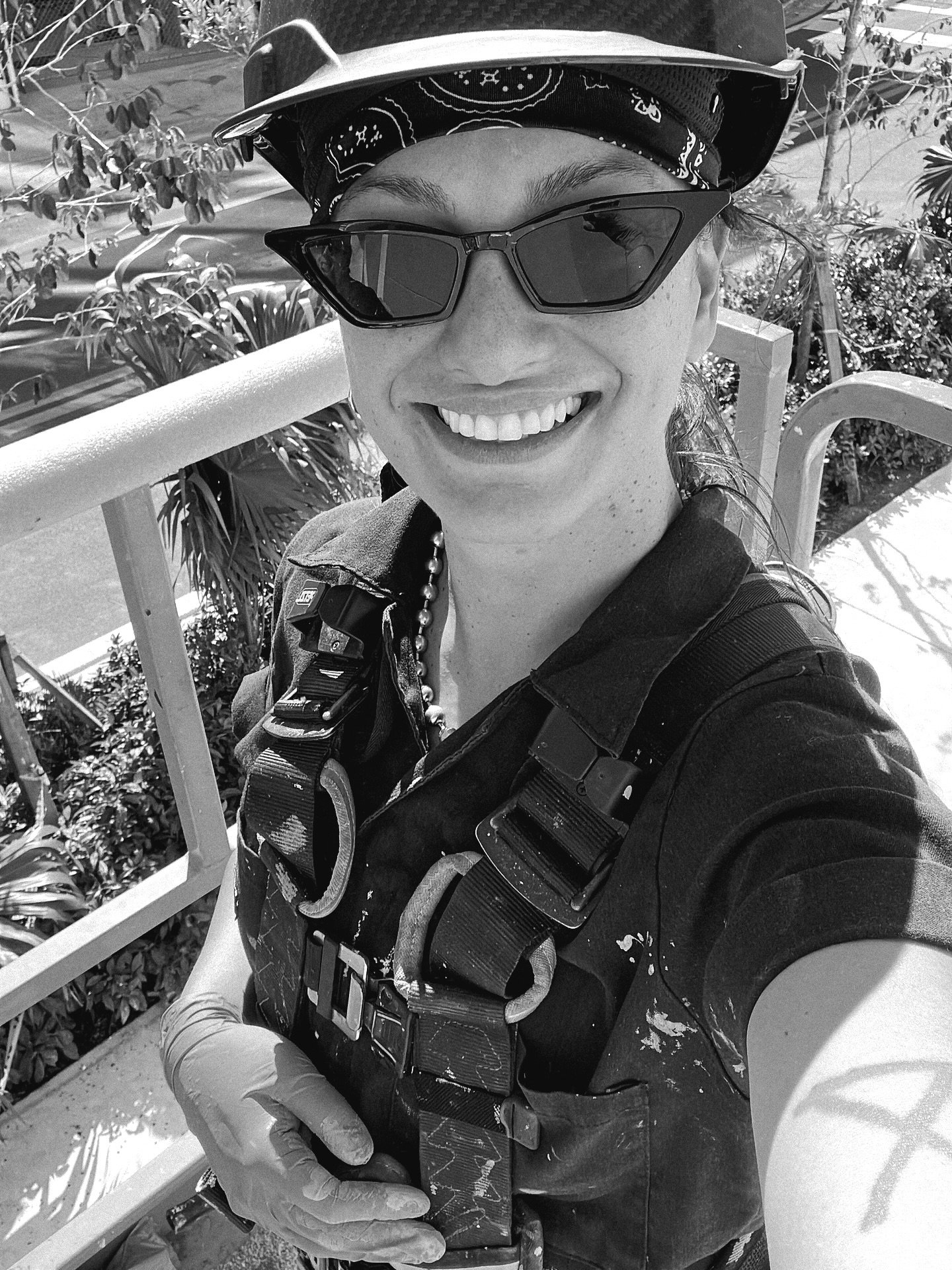 See you in a few weeks Miami ☀️🌴
Can&rsquo;t wait to be reunited with @artops.crew , all my homies and THE BEACH! 🤗

#artproduction #artopscrew #artproducer #dreamteam #artistlife