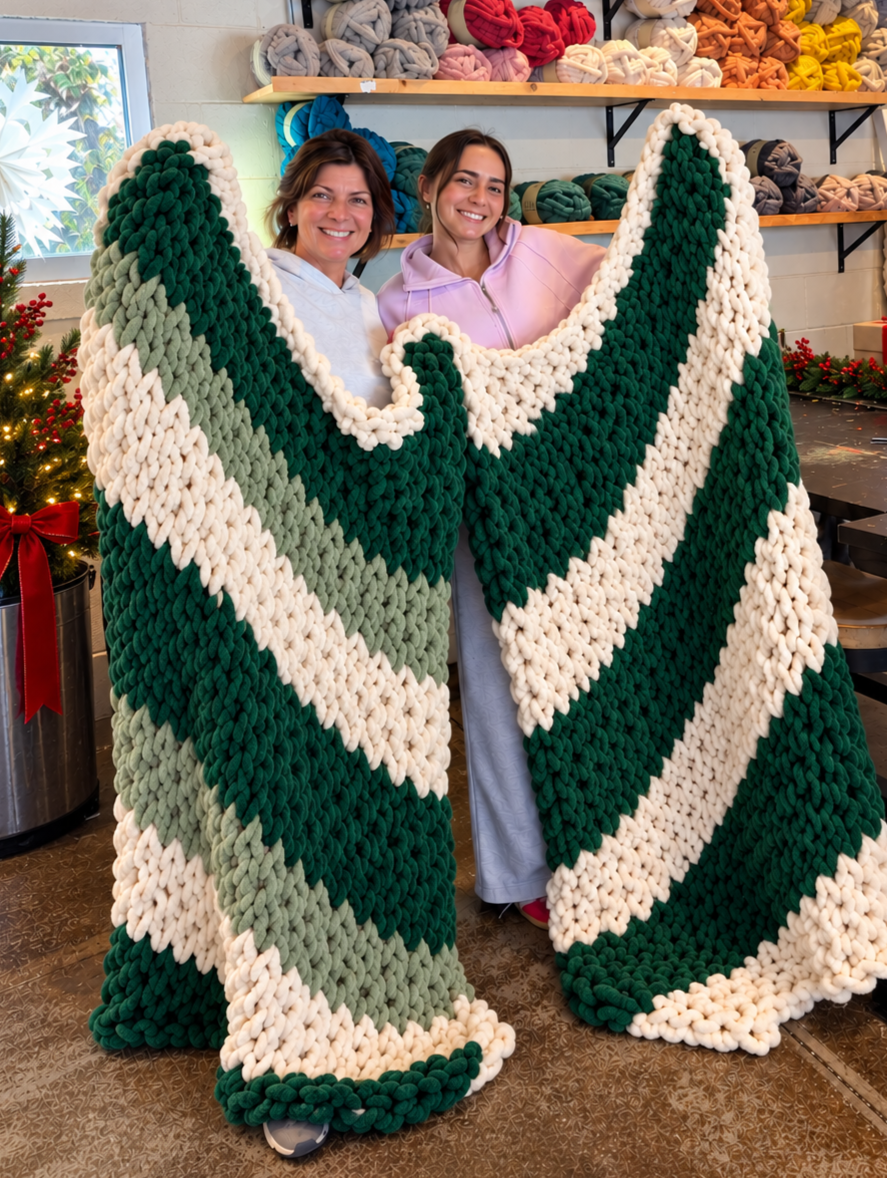 Festive+Forest+Green+Blanket+Showcase.png