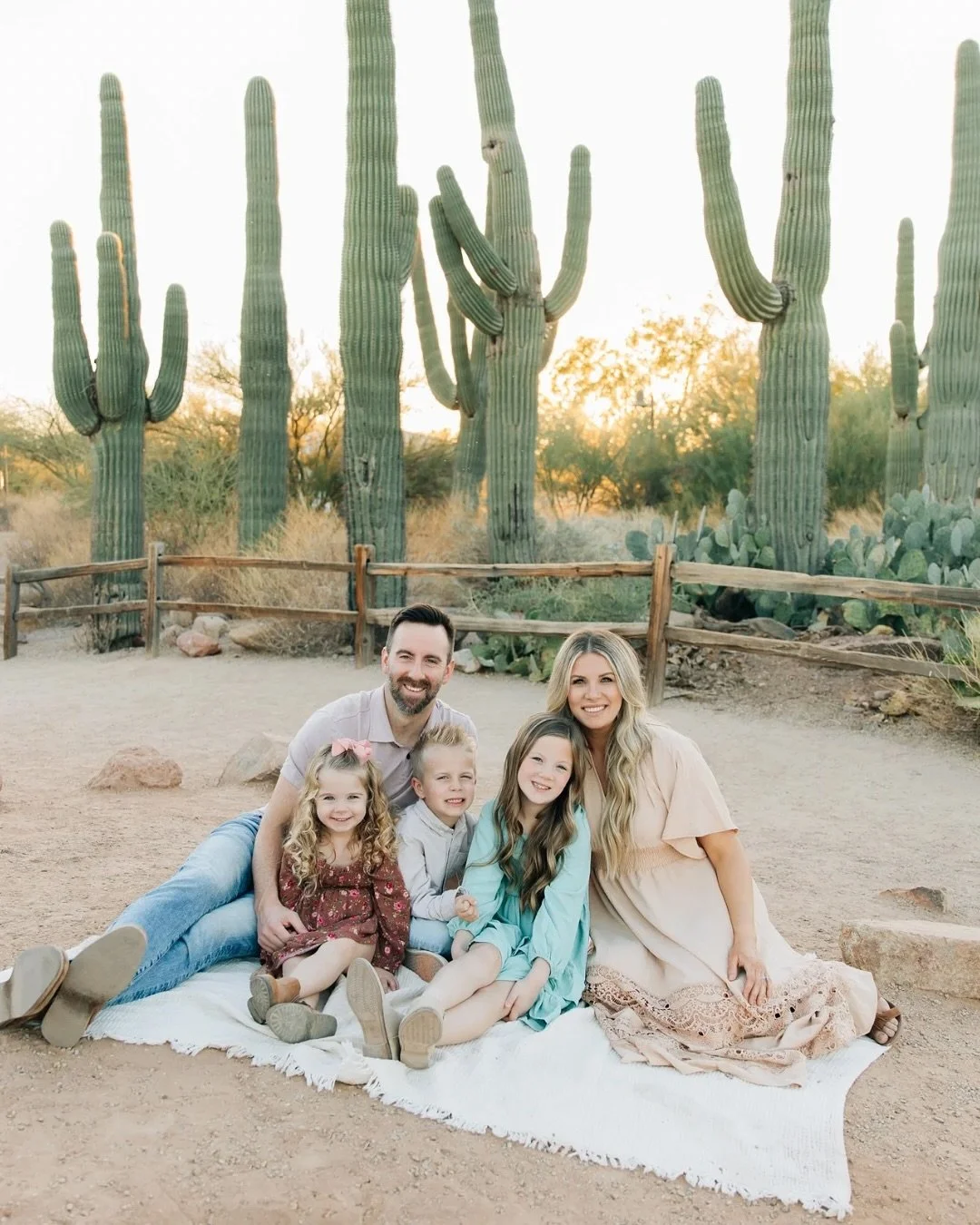 Golden hour magic with the sweetest family! These five brought all the love and laughter🧡 

Fall mini sessions are starting to sell out, regularly check my stories or my websites for dates and times still available for November🍁 

#cayleenannphotog