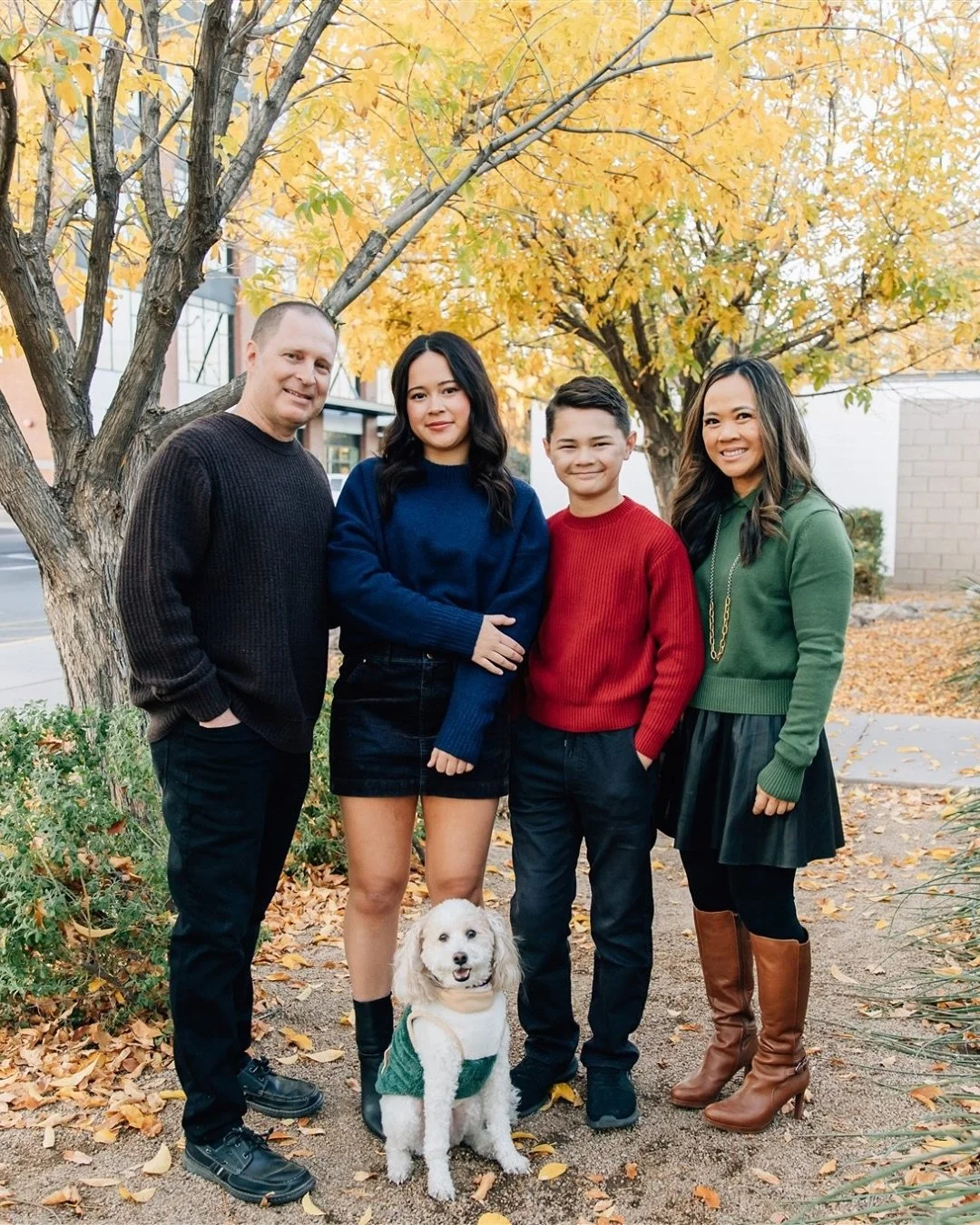 It&rsquo;s the BEST time of the year 🎅🏼 Christmas card season! One of my favorite compliments is when families choose me not only to take their photos but then also use them for their holiday cards❤️ 

PS - you can always send one to me, I will gla