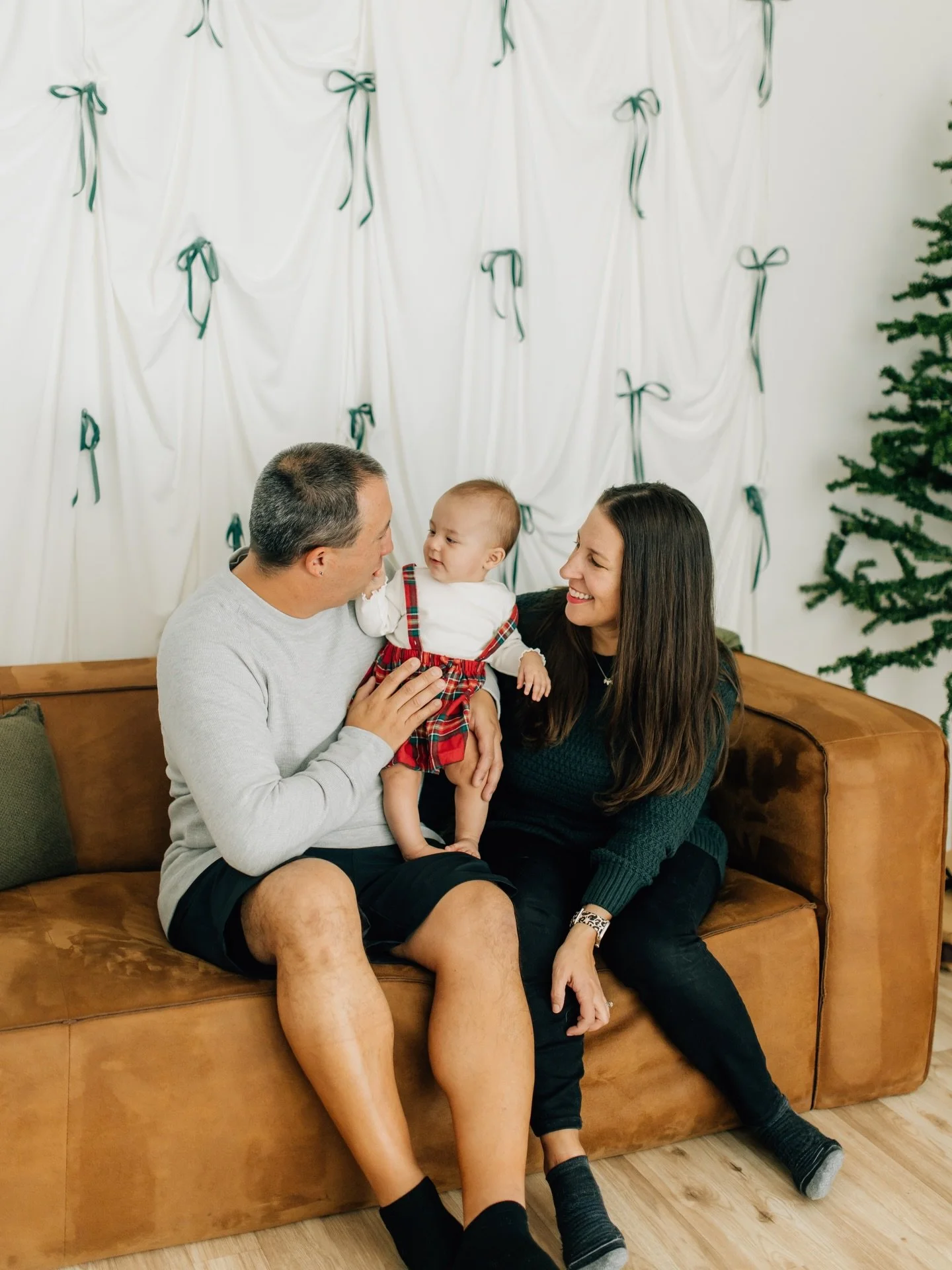 Anyone else feel like December disappeared? How is Christmas is almost here !? ✨ Looking forward to slowing down, soaking it in, and holding tight to the moments that matter most. 🎄🤍