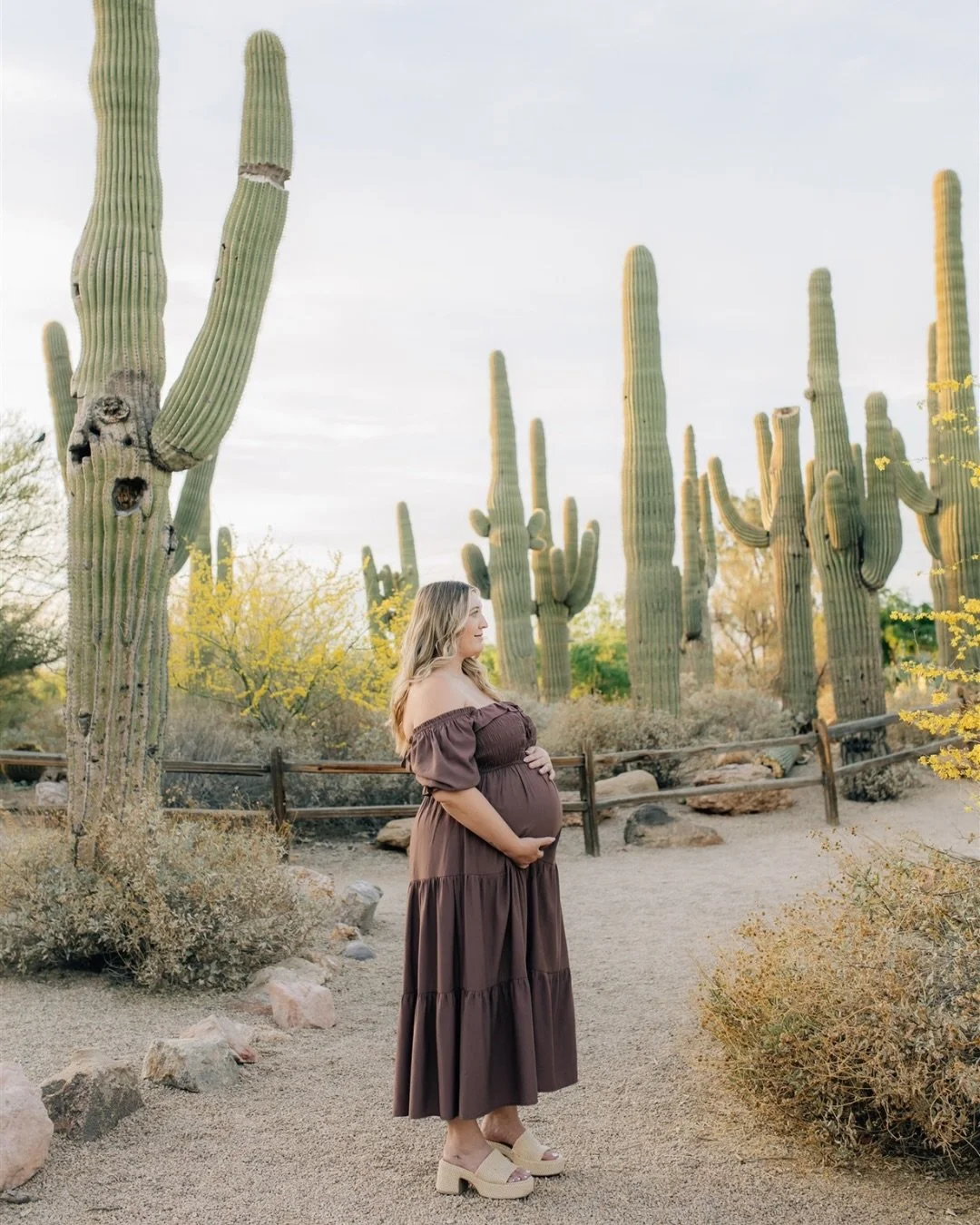 Zoe + Sam 🤎 🌵 and the dreamiest maternity session.

With Mother&rsquo;s Day just around the corner, it&rsquo;s a sweet reminder to slow down and hold onto to this season, whatever they may look like for you.

If documenting this chapter has been on