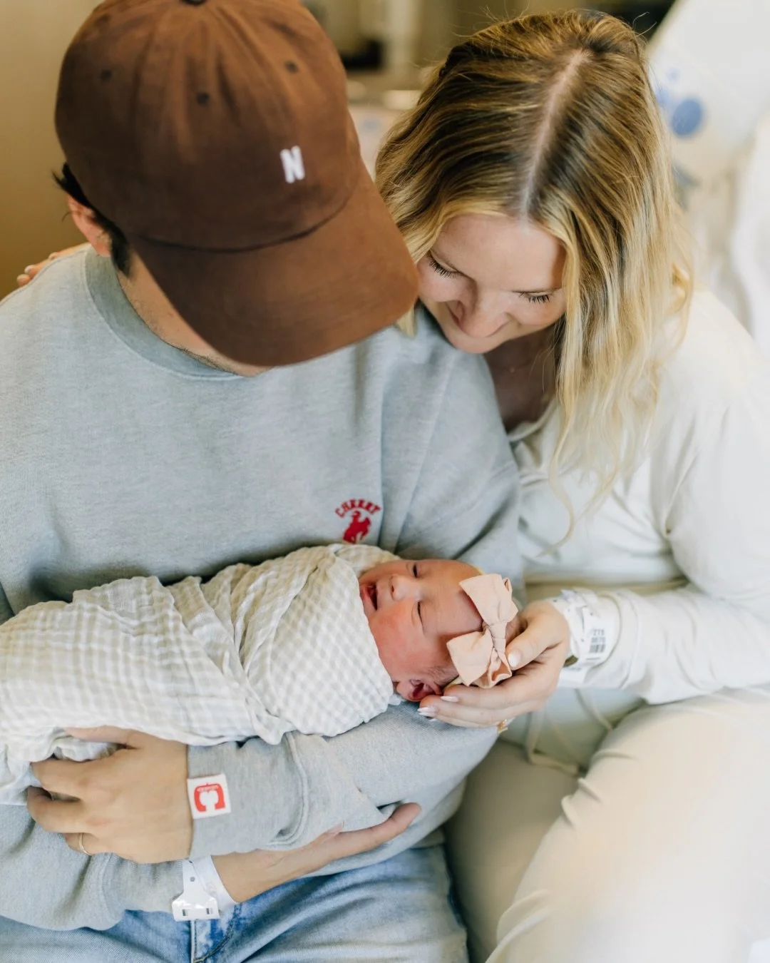 Fresh 48 sessions are all about freezing those first real hours in the hospital, and the quiet, with nothing staged and everything honest. It all moves fast but somehow you feel every second of it. Because before you know it, they stretch, they grow,