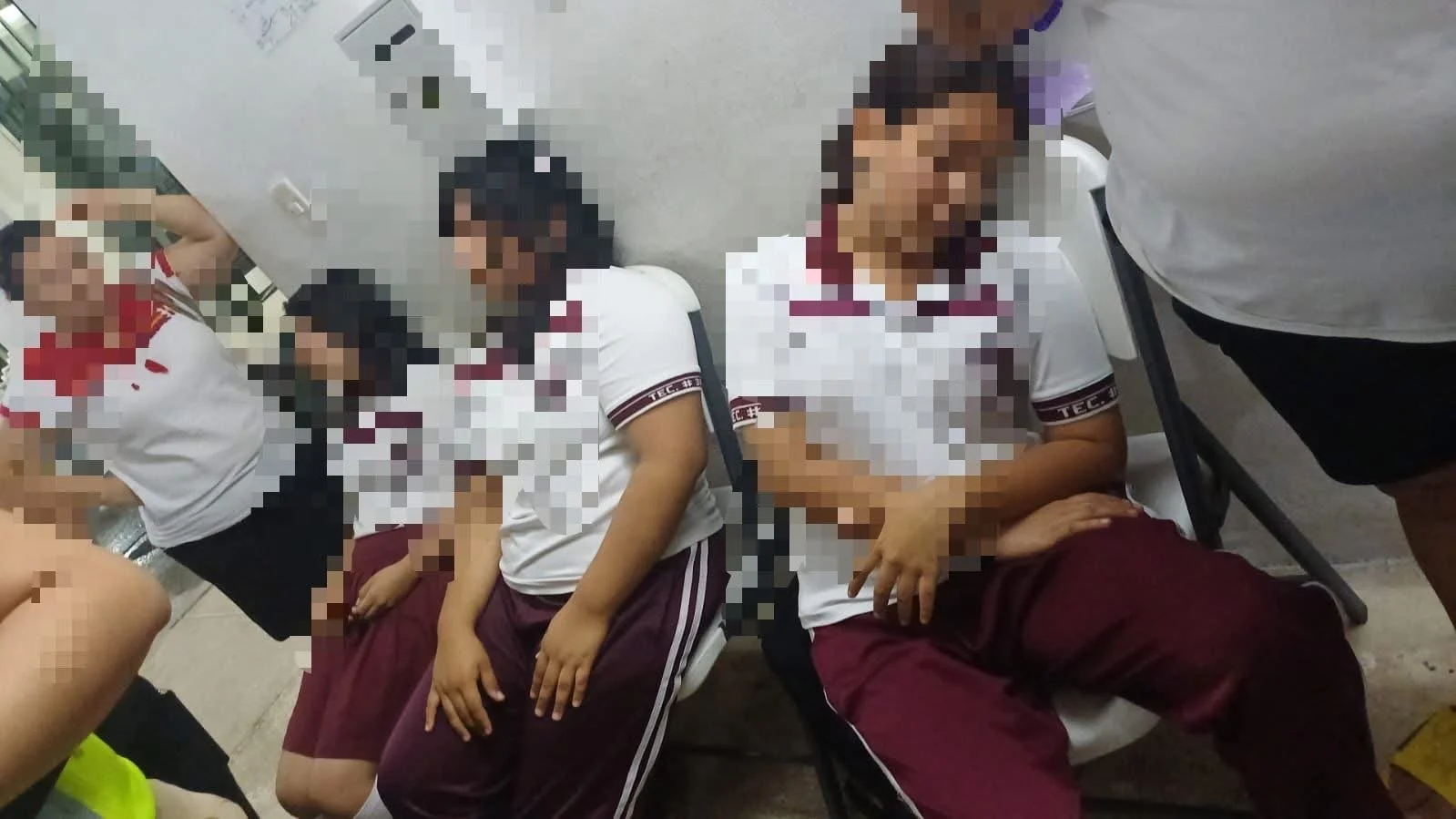 Cuatro alumnas resultan intoxicadas en secundaria de Playa del Carmen; detienen a maestro y el director