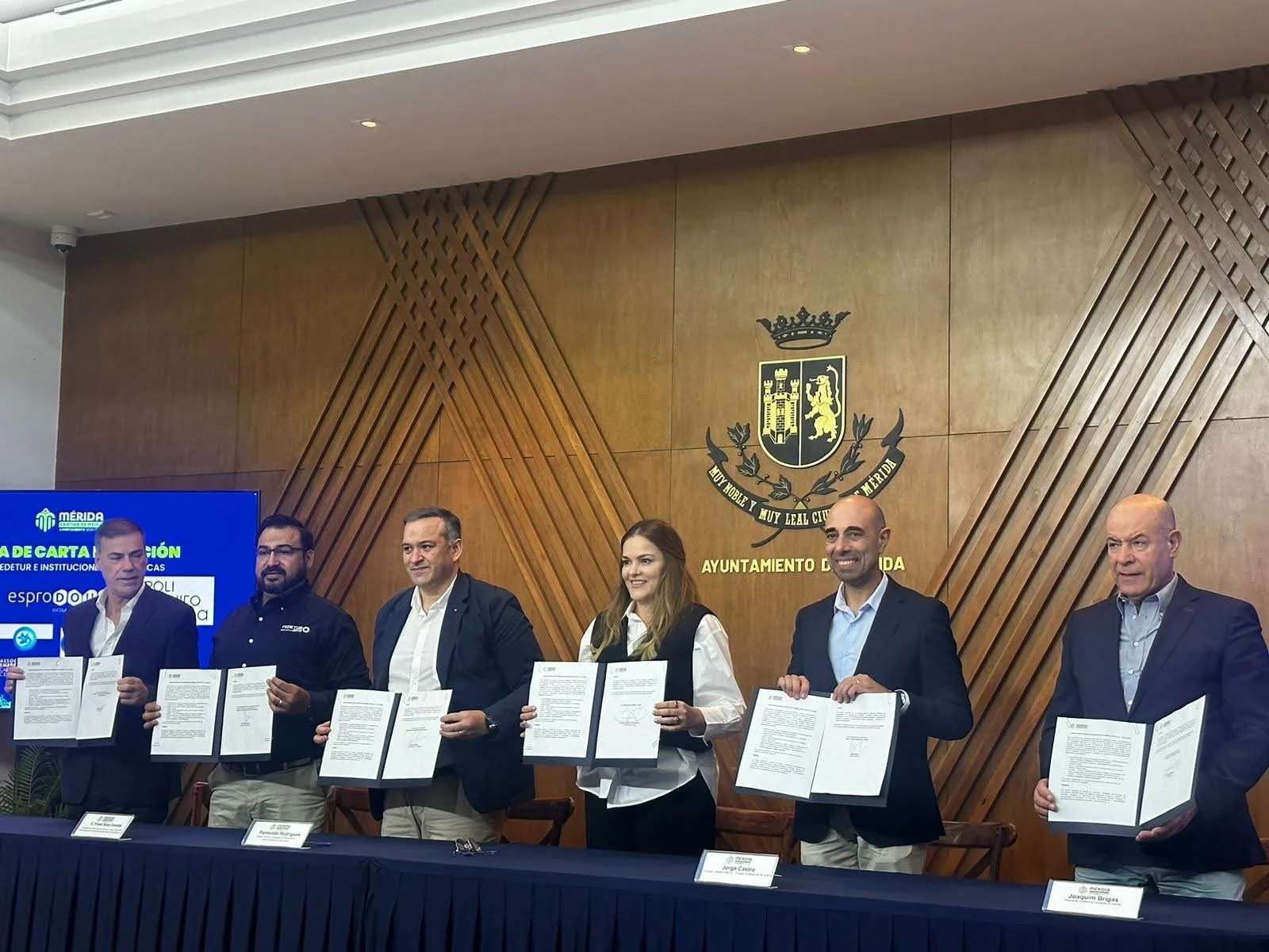 Ayuntamiento de Mérida firma carta intención para facilitar becas estudiantiles en Portugal