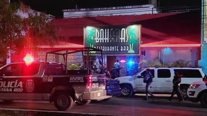 Rescatan a 20 mujeres víctimas de trata tras balacera en un bar de Cancún