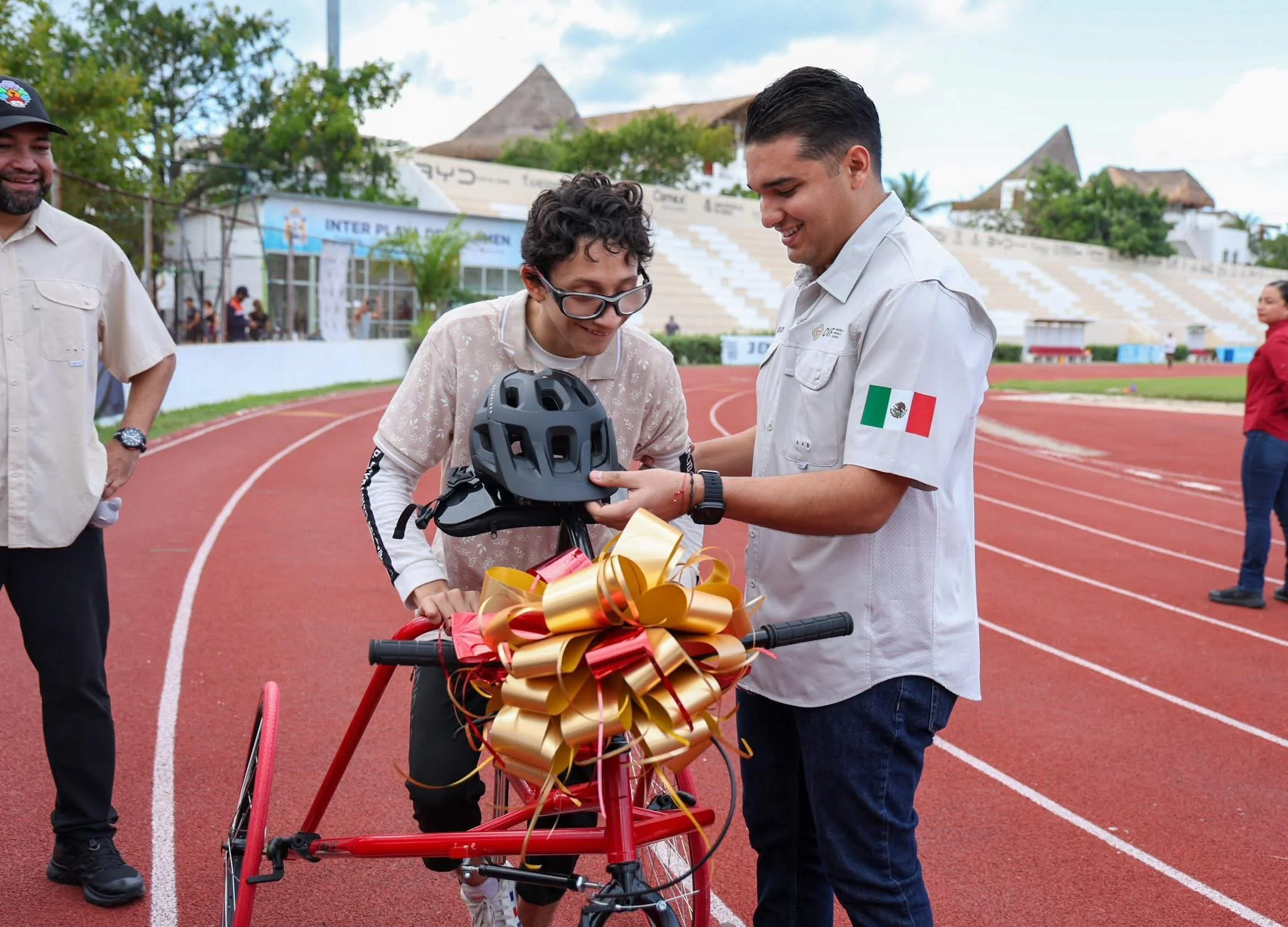Gobierno de Playa del Carmen impulsa el sueño Paralímpico de un joven atleta con discapacidad