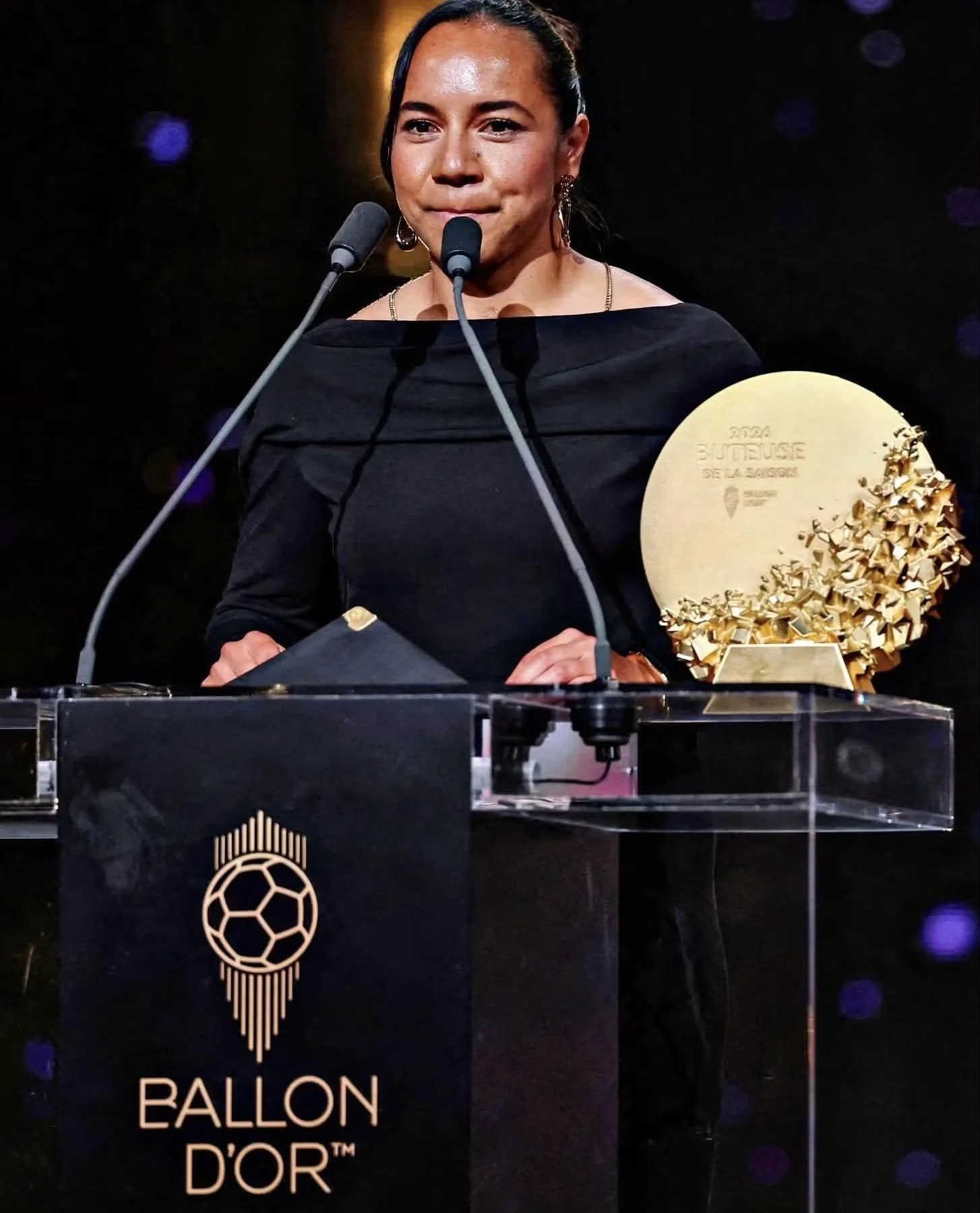La futbolista Mexicana Charlyn Corral, conquista el Trofeo Gerd Müller en la gala del Balón de Oro 2026
