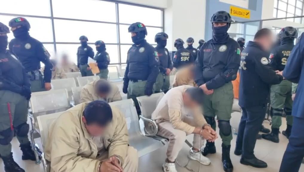 México entrega a Estados Unidos a 37 reclusos relacionados al narcotráfico que estaban en el penal del Altiplano