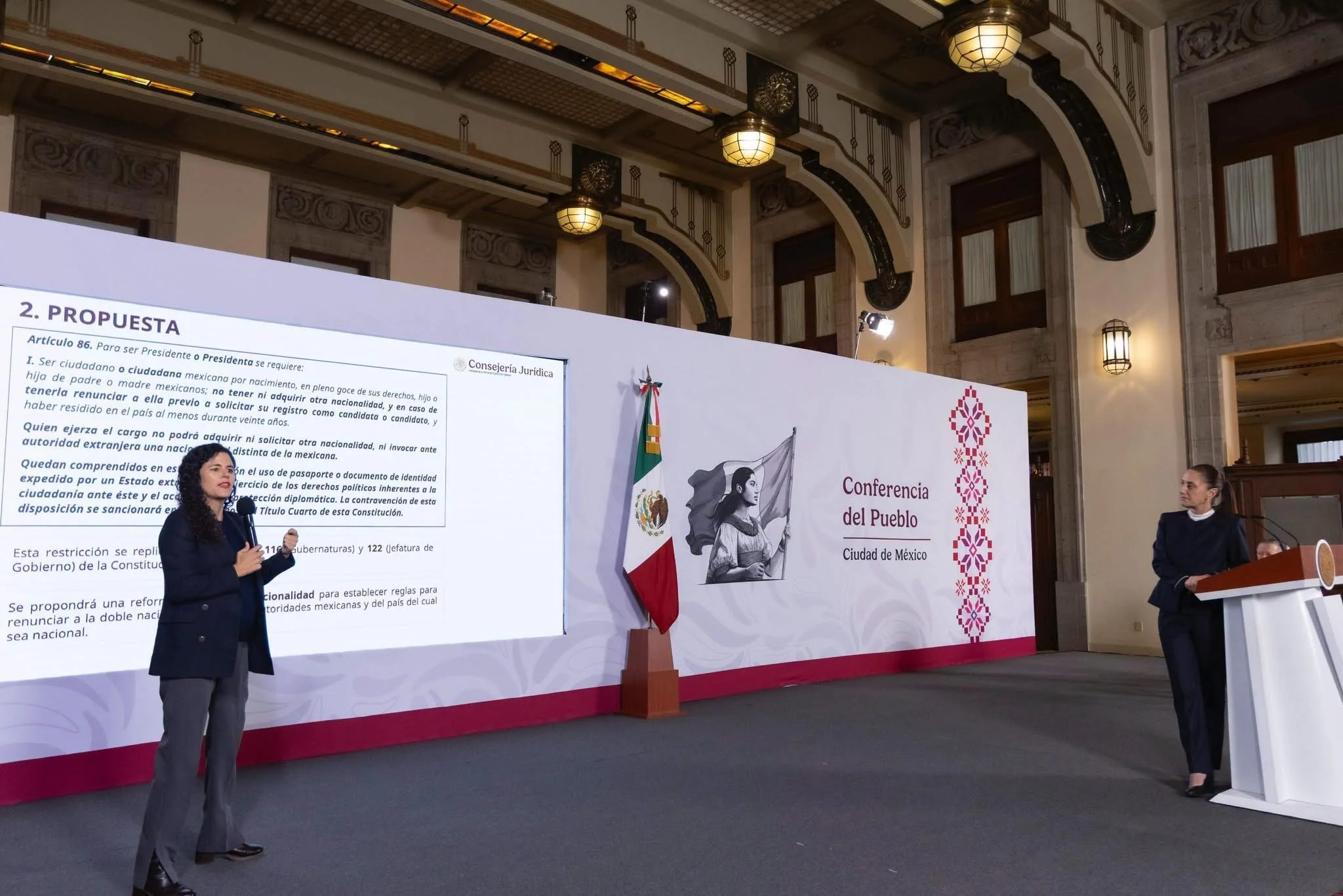 Sheinbaum envía al Congreso reforma para impedir que aspirantes a la presidencia o gobernaturas posean doble nacionalidad