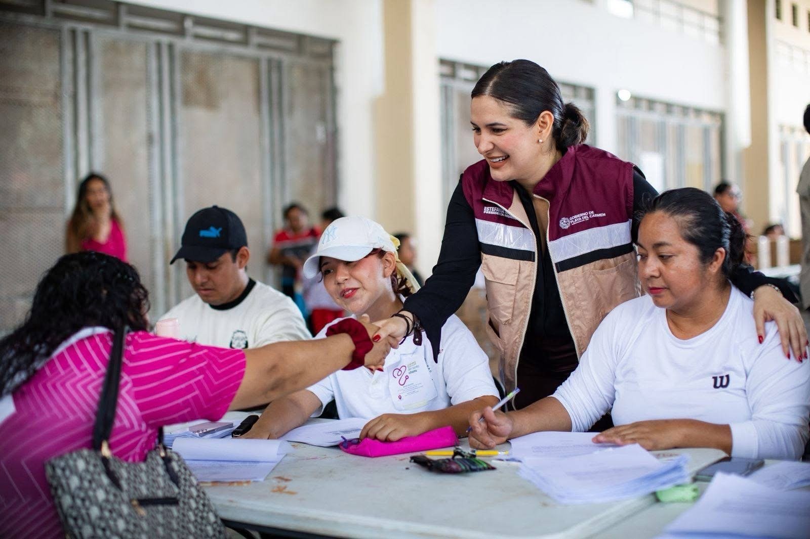 Estefanía Mercado asiste a la entrega de apoyos de Programas sociales del Bienestar en Quintana Roo