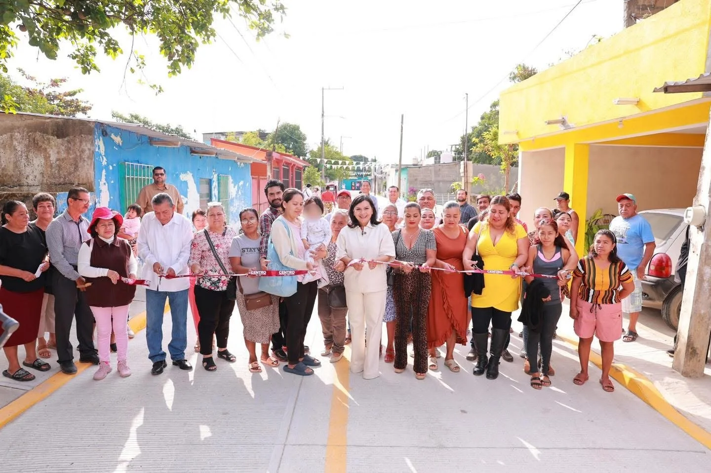 Pavimentan más de 5 mil metros cuadrados de calles en la Col. Gaviotas Sur en el municipio de Centro