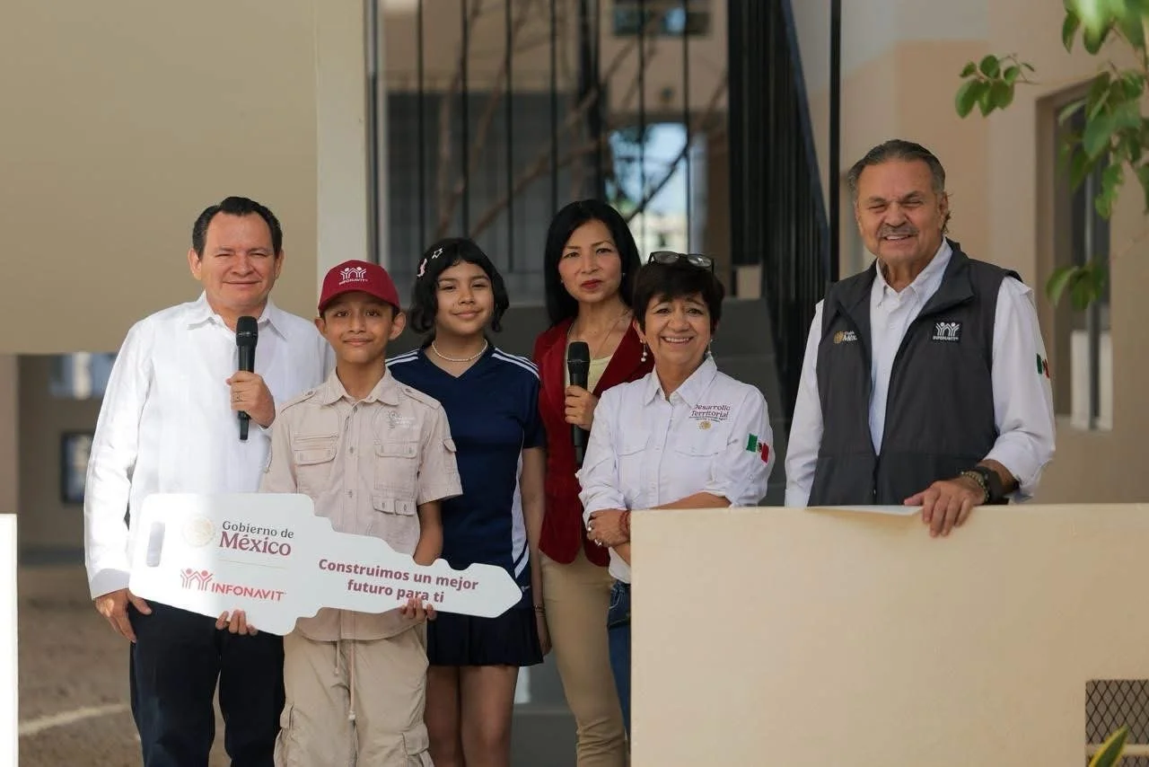 Entregan 208 Viviendas del Bienestar a familias de Kanasín, Yucatán,&nbsp; durante enlace con La Mañanera