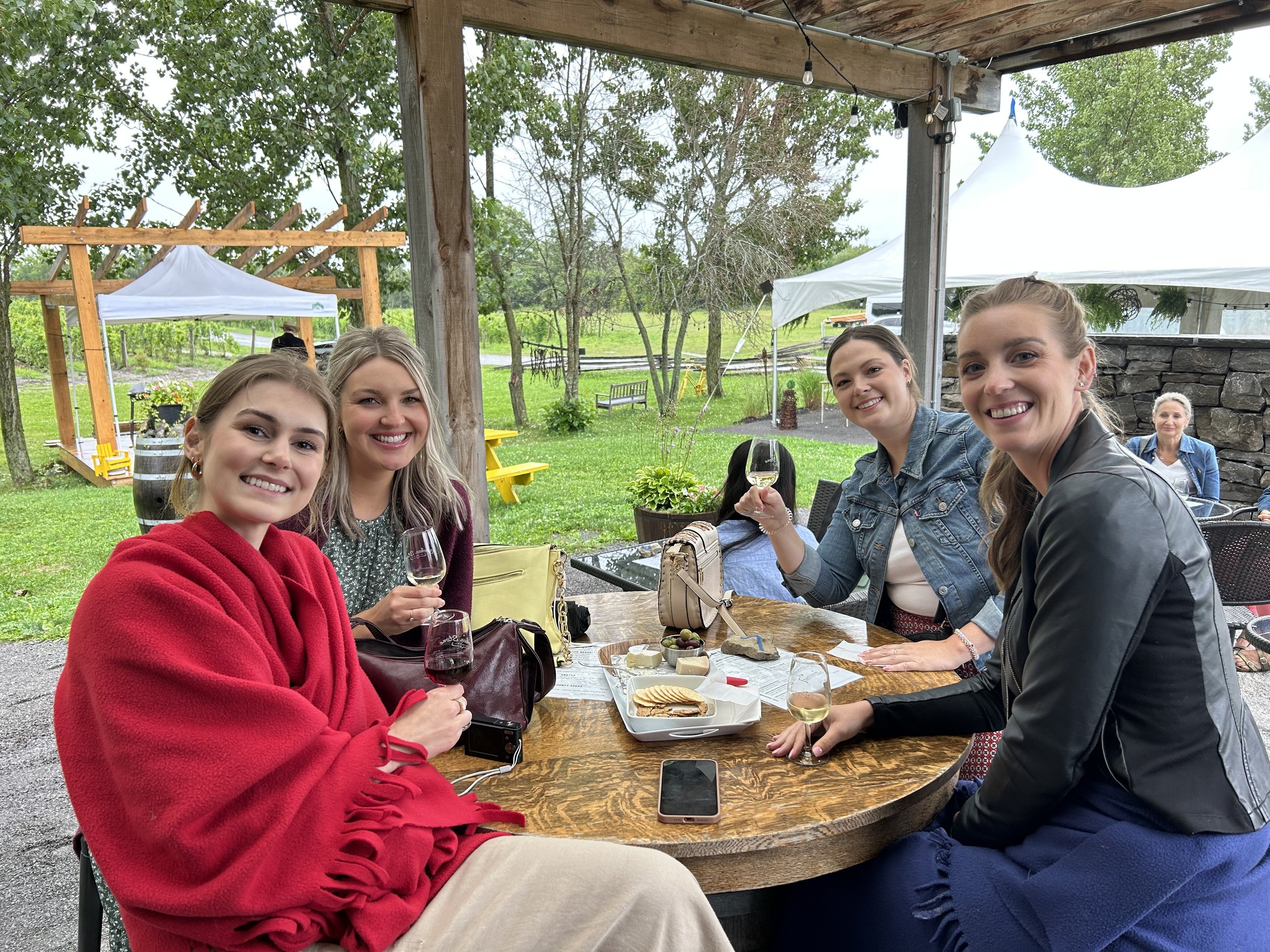 Tasting in the vineyards @ Broken Stone