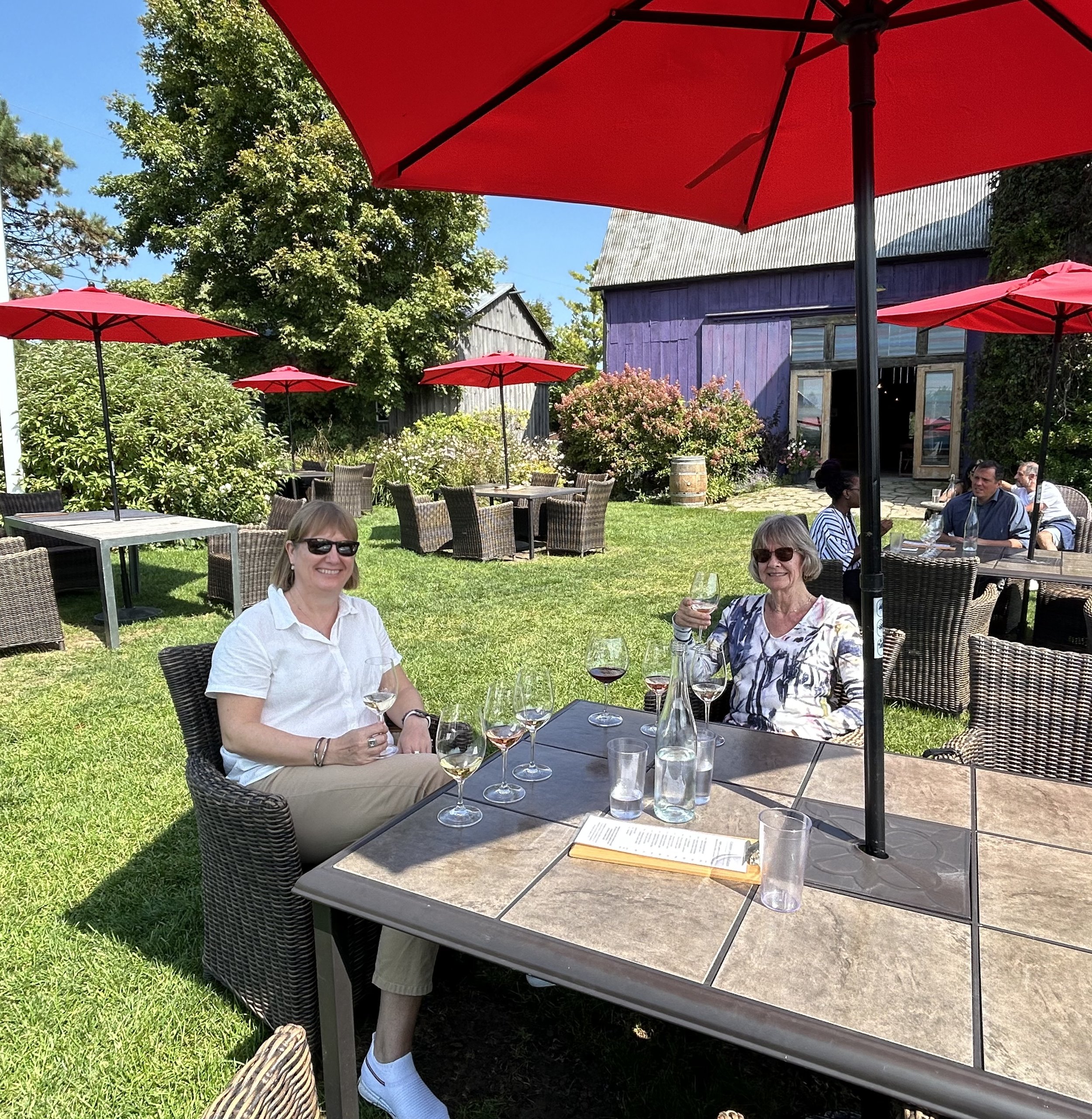 Tasting in the garden @Closson Chase